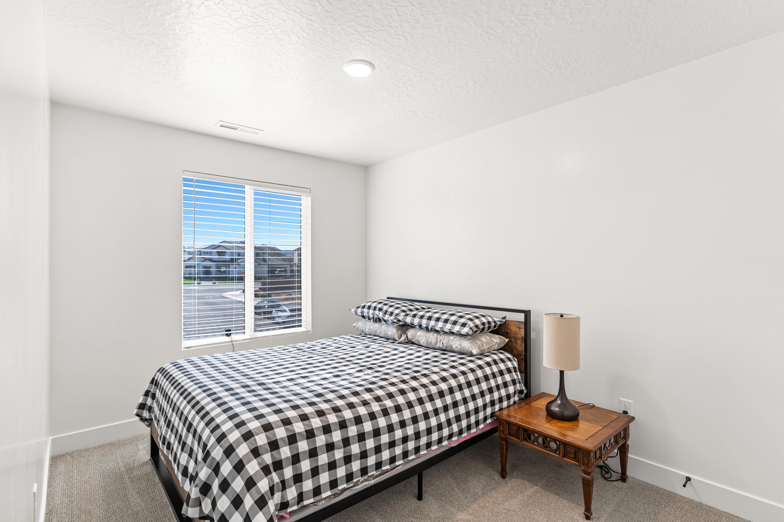 DESERT VISTA TOWNHOMES AT DESERT CANYONS - Residential