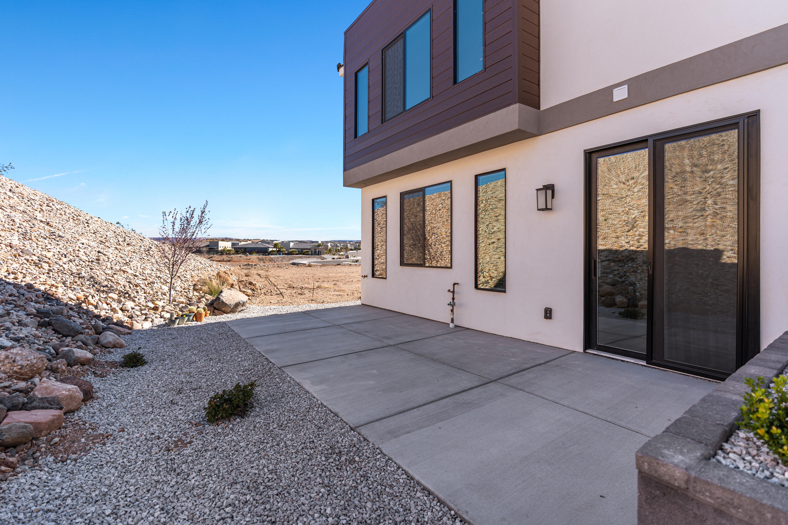 DESERT VISTA TOWNHOMES AT DESERT CANYONS - Residential