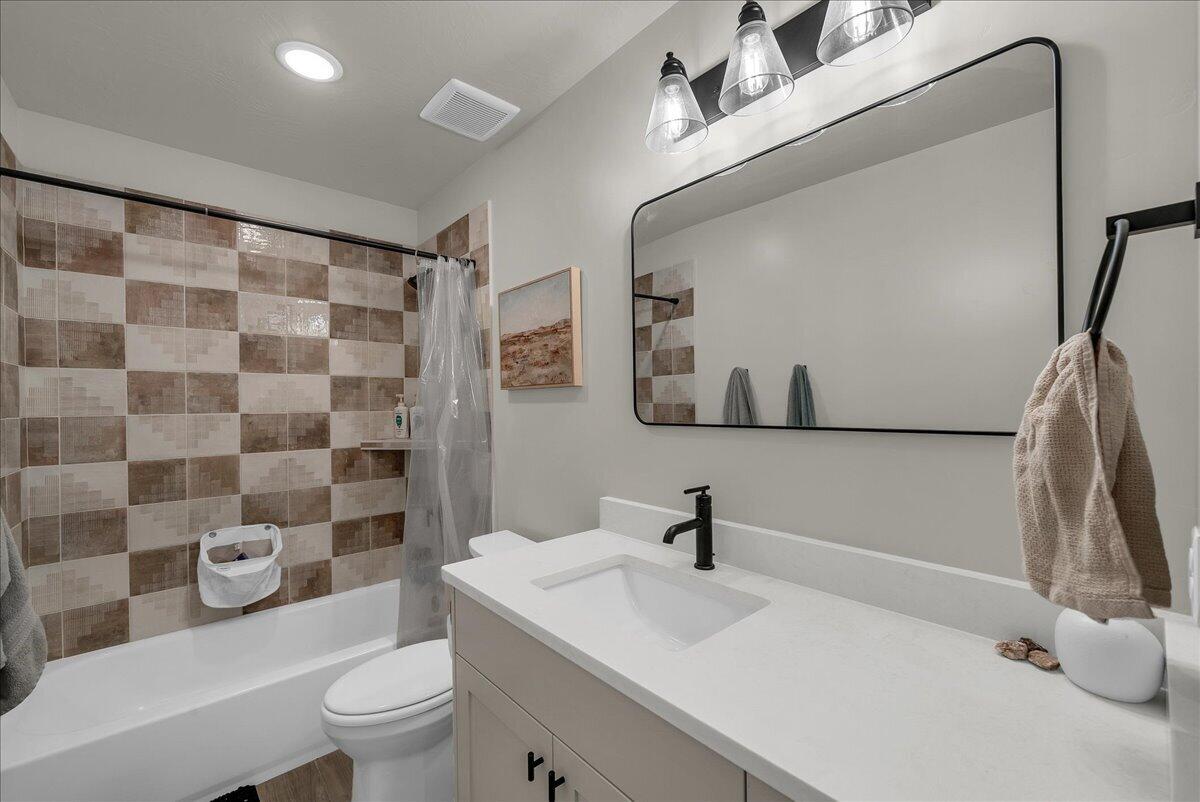 ENTERPRISE TOWNSITE - Residential