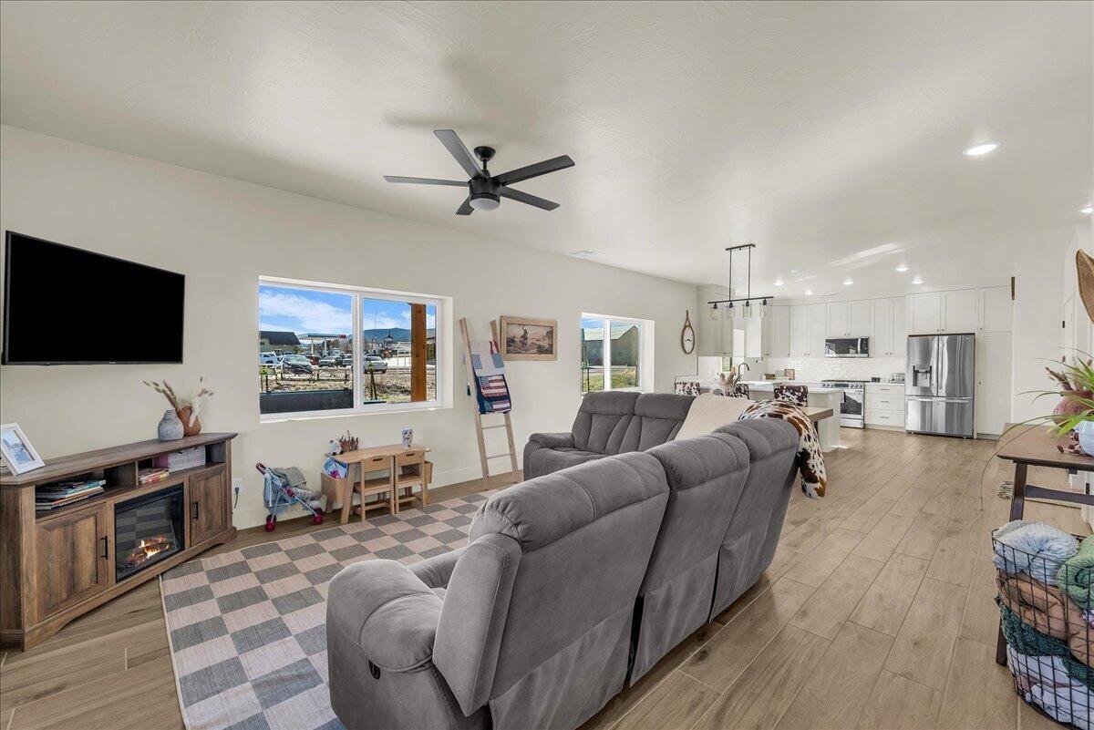 ENTERPRISE TOWNSITE - Residential