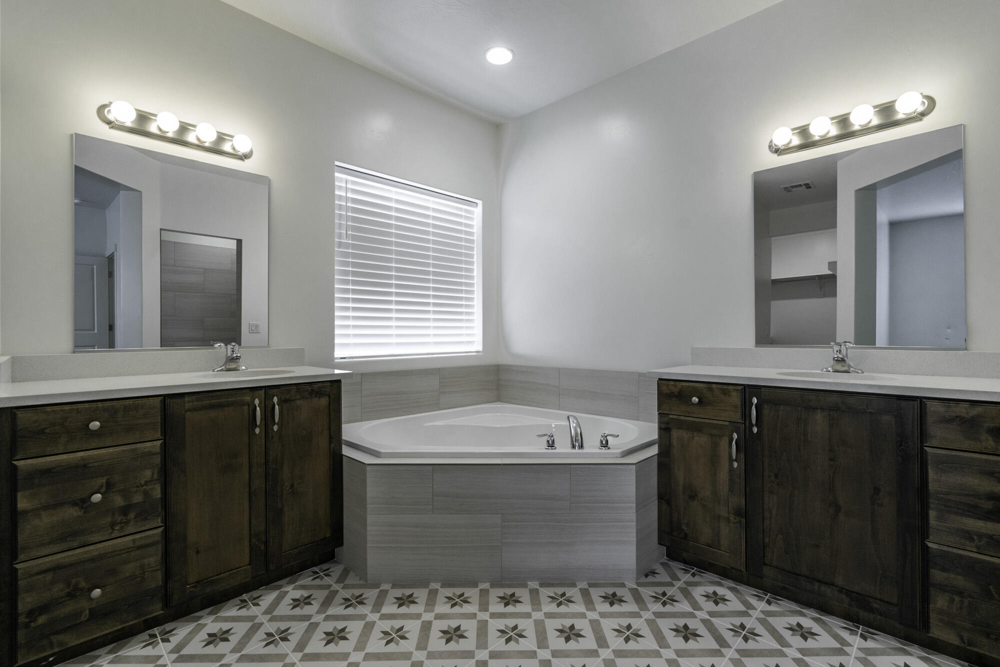 DESERT CROSSING - Residential