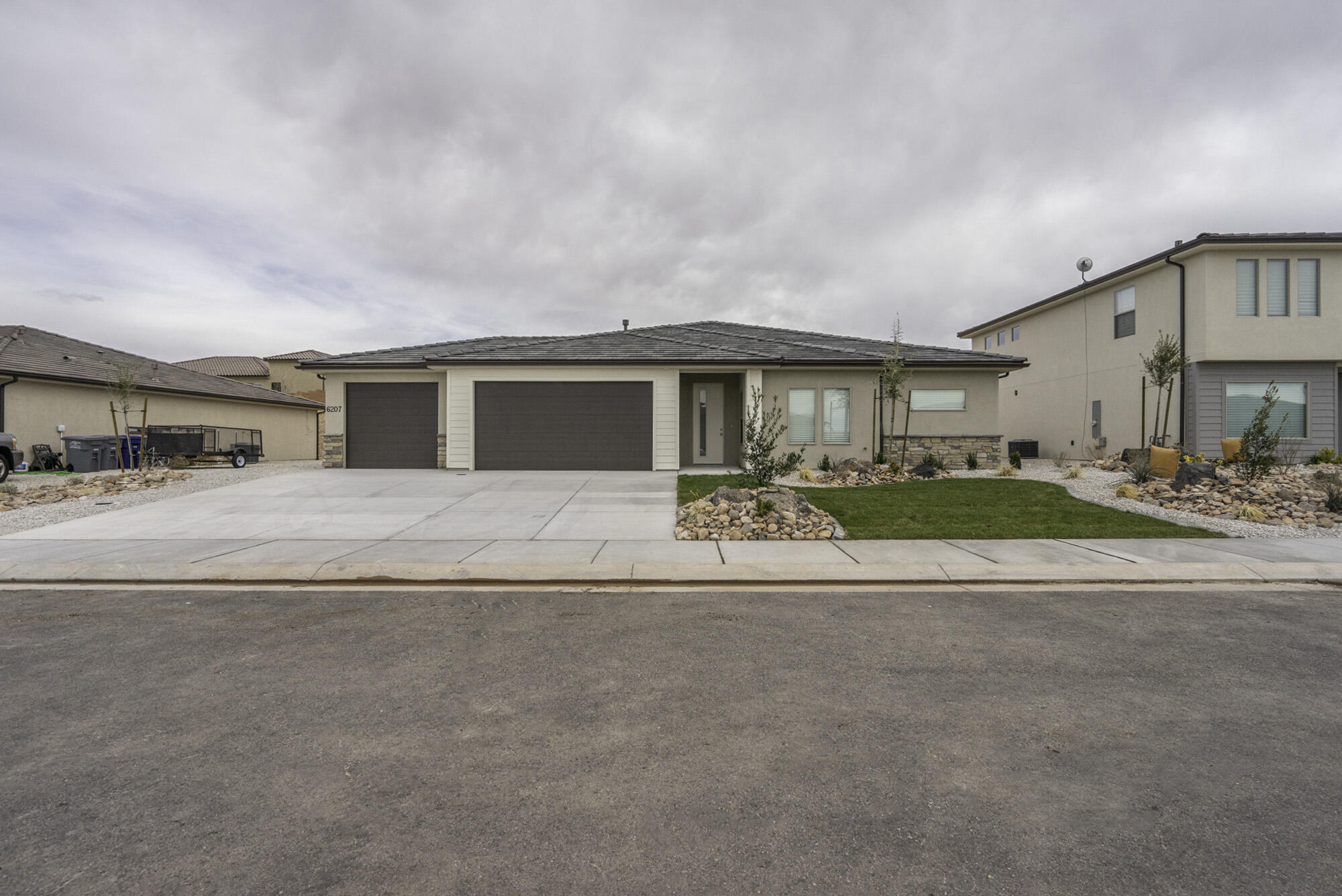 DESERT CROSSING - Residential