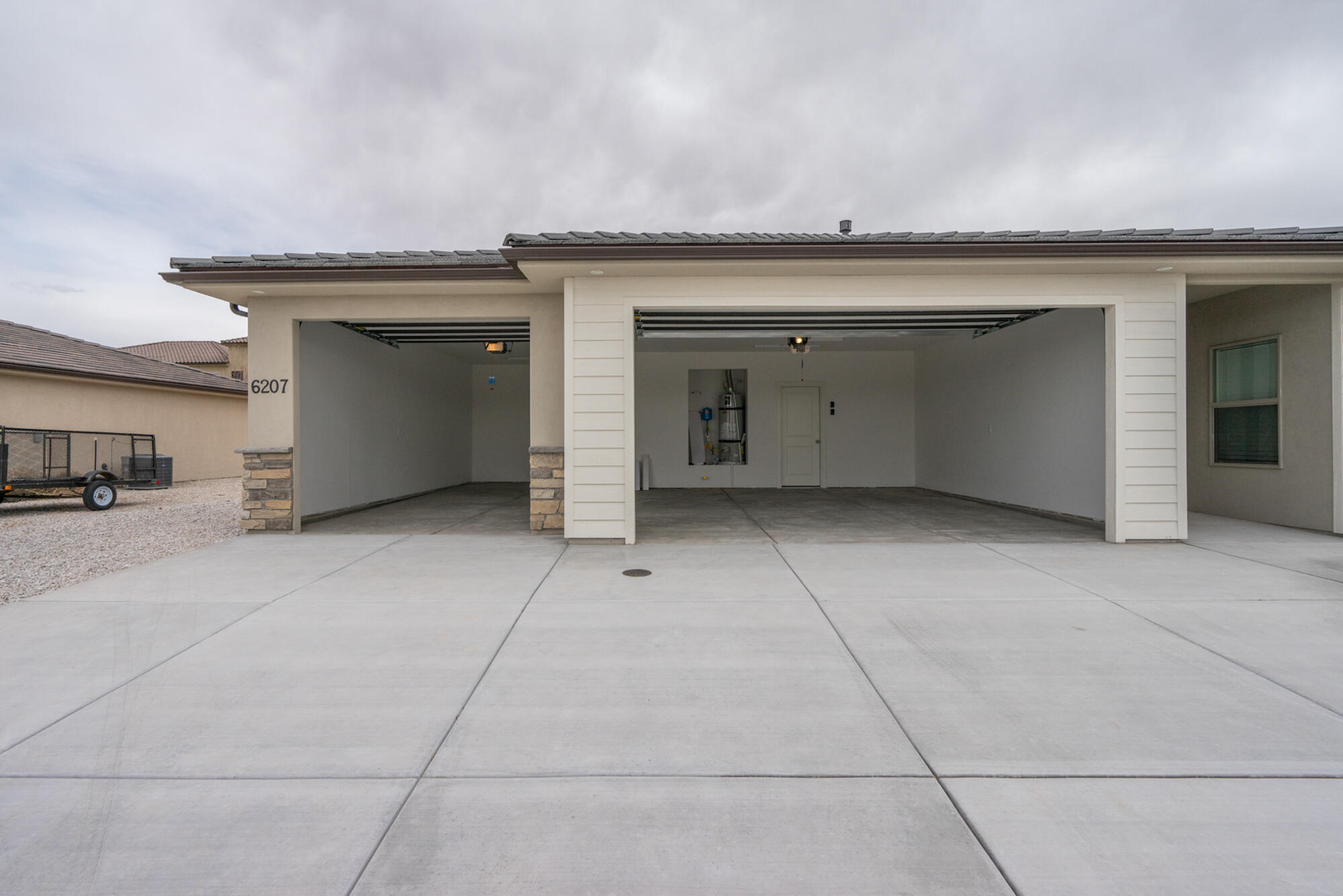 DESERT CROSSING - Residential