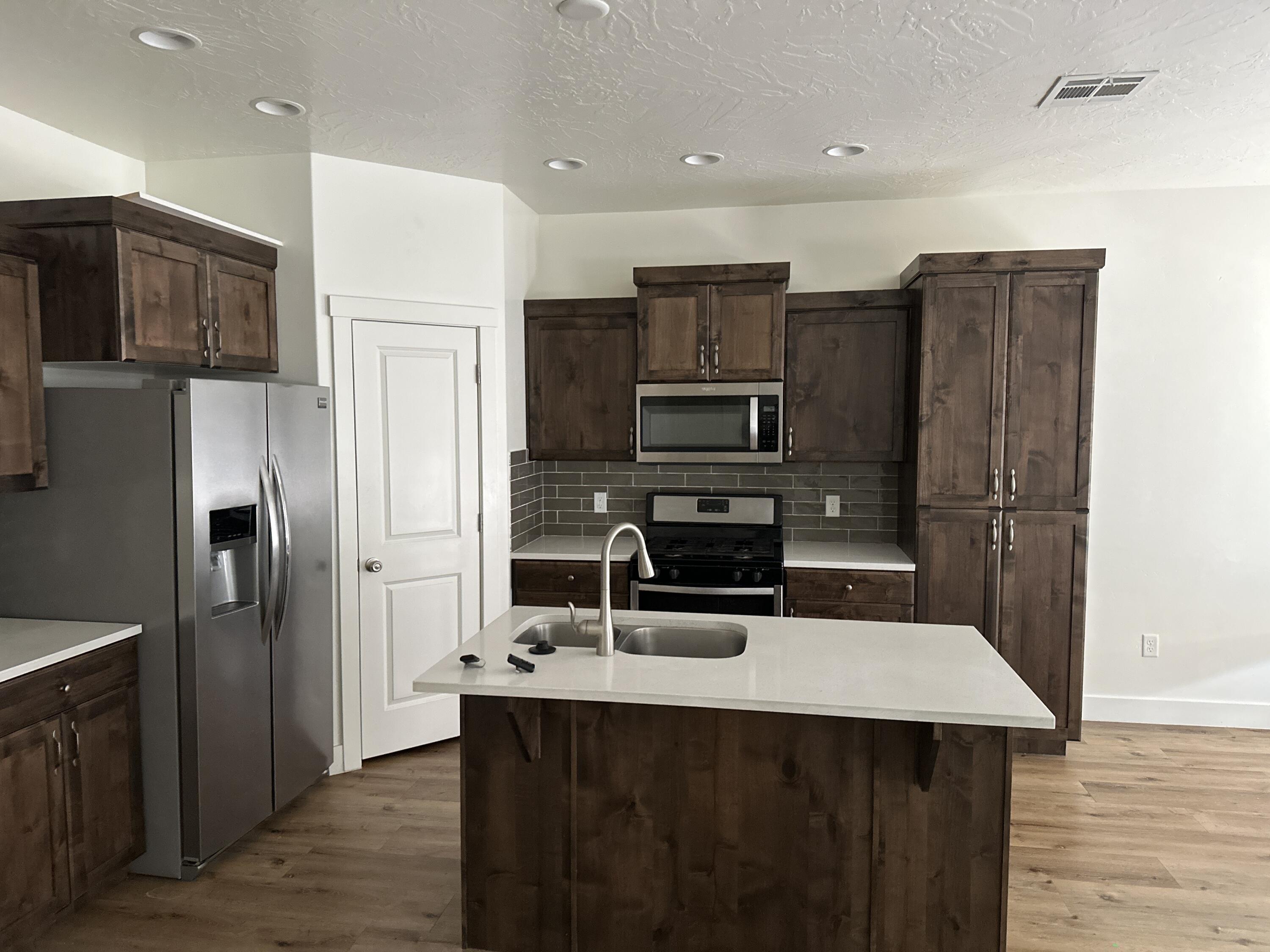 DESERT CROSSING - Residential