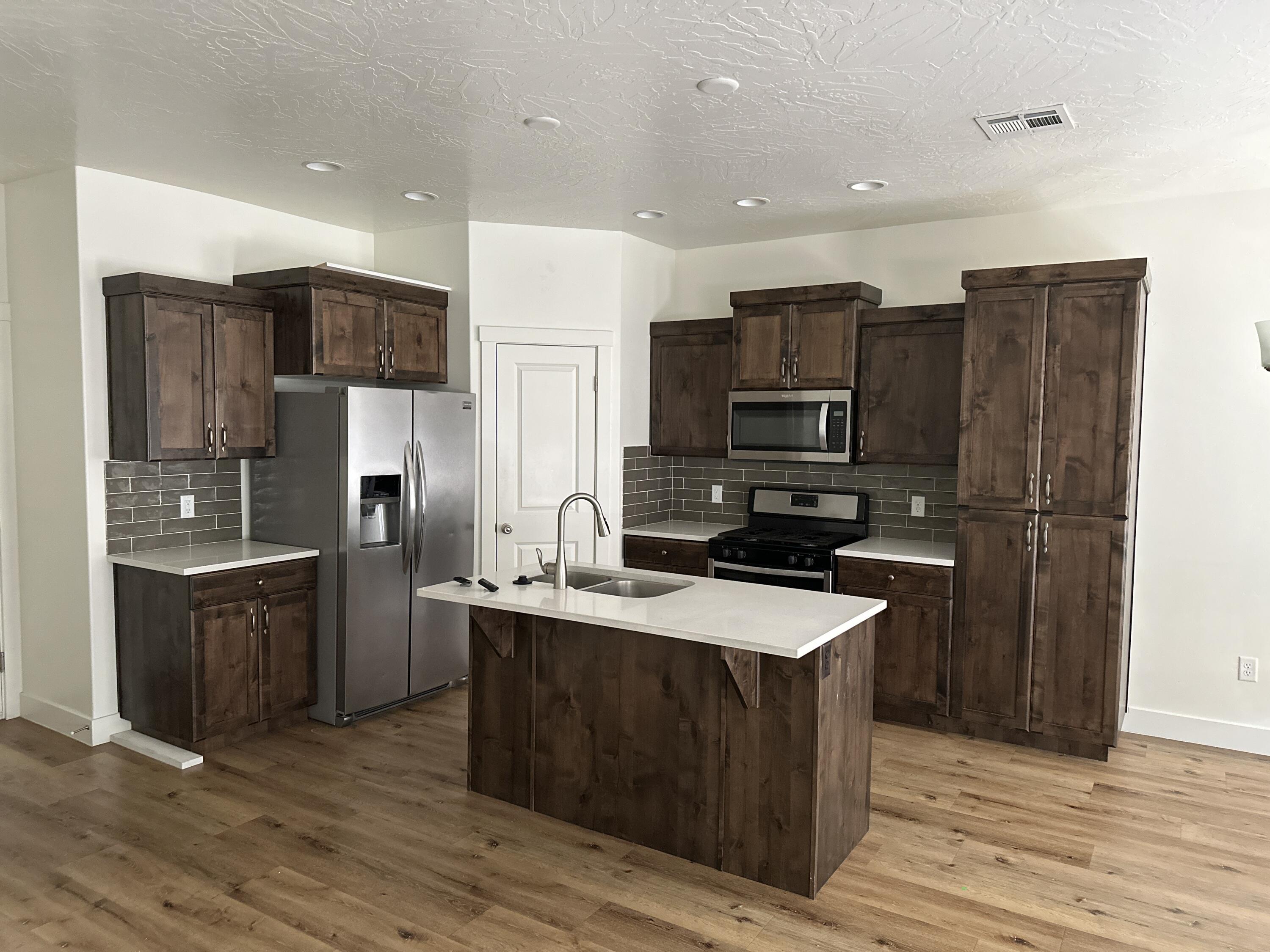 DESERT CROSSING - Residential