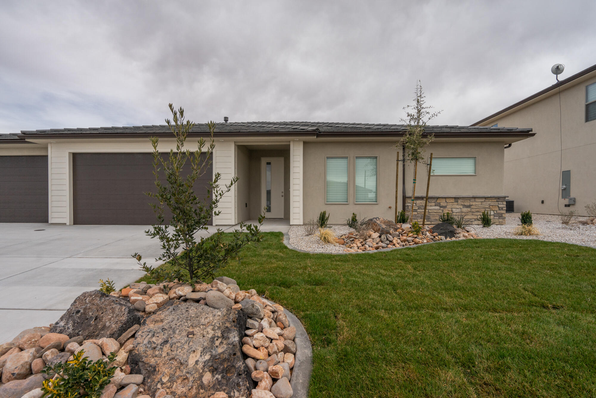 DESERT CROSSING - Residential