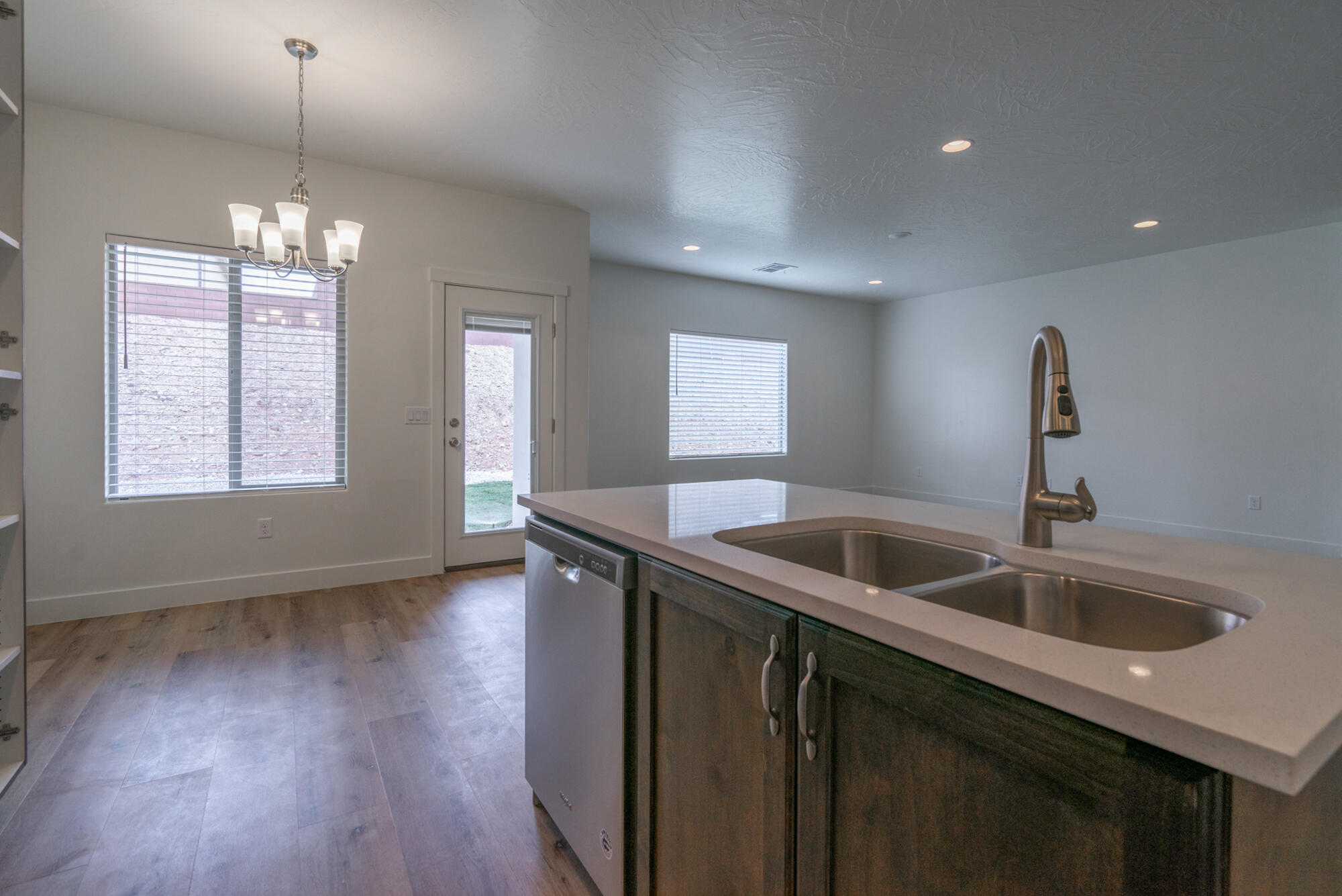 DESERT CROSSING - Residential