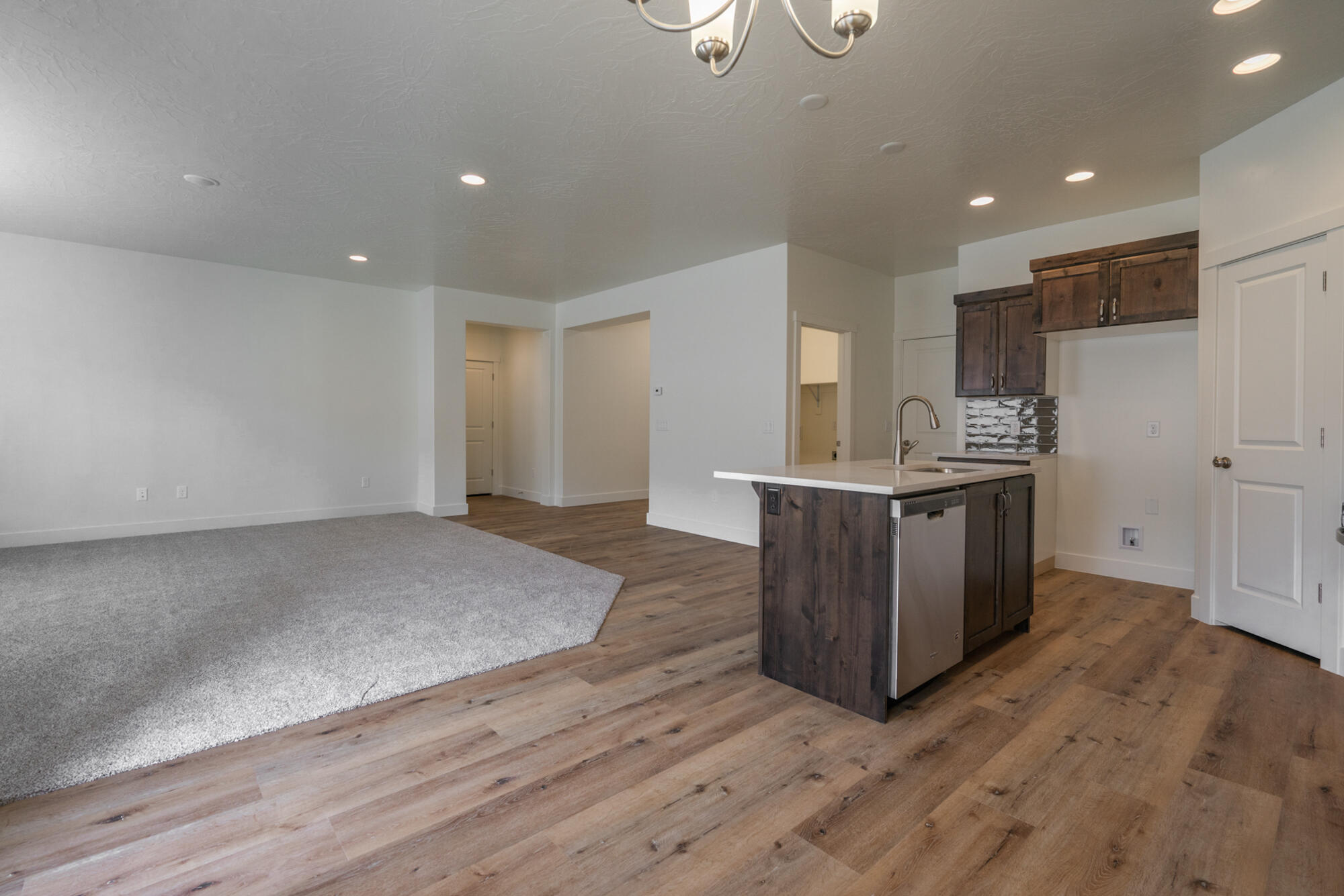 DESERT CROSSING - Residential