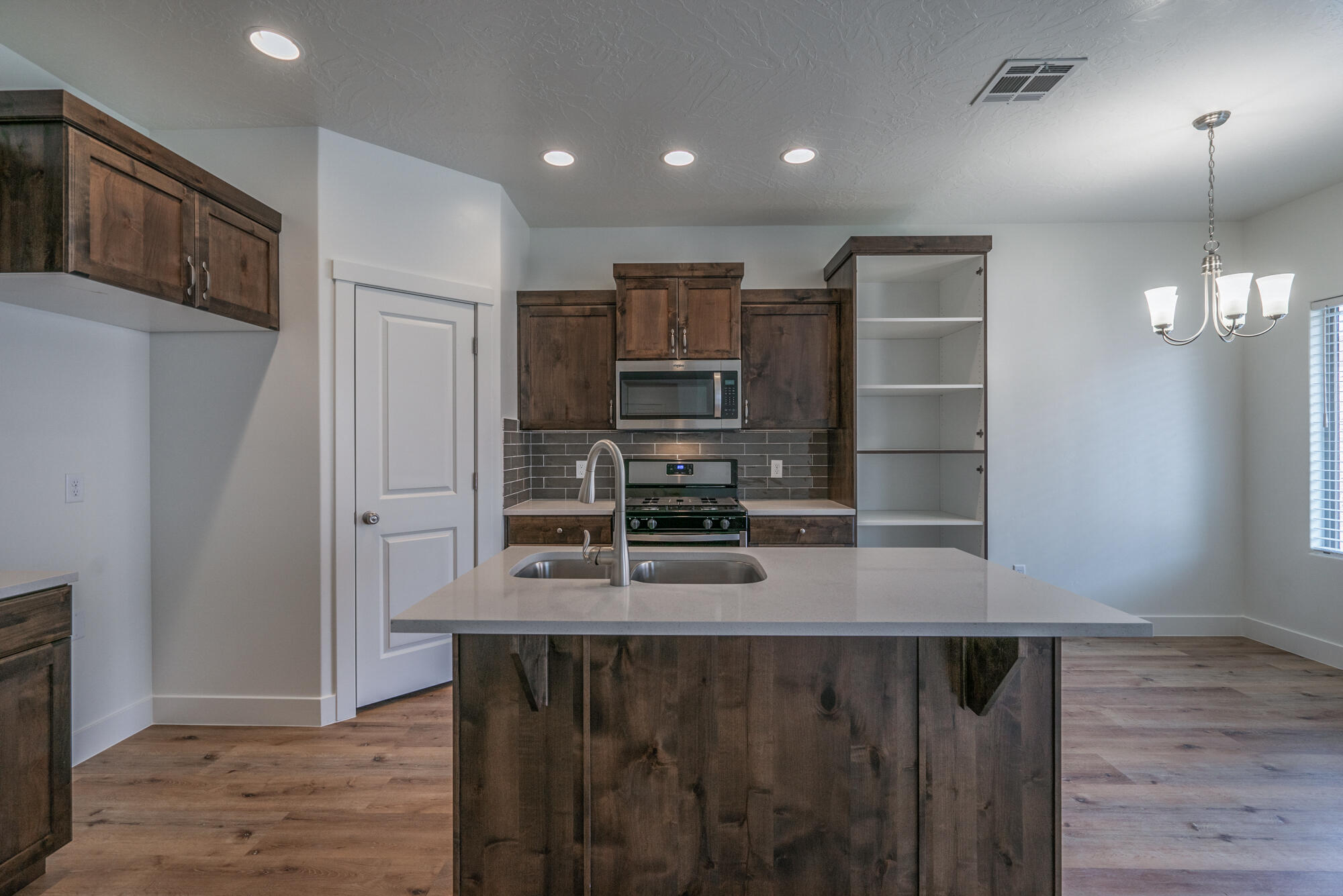 DESERT CROSSING - Residential