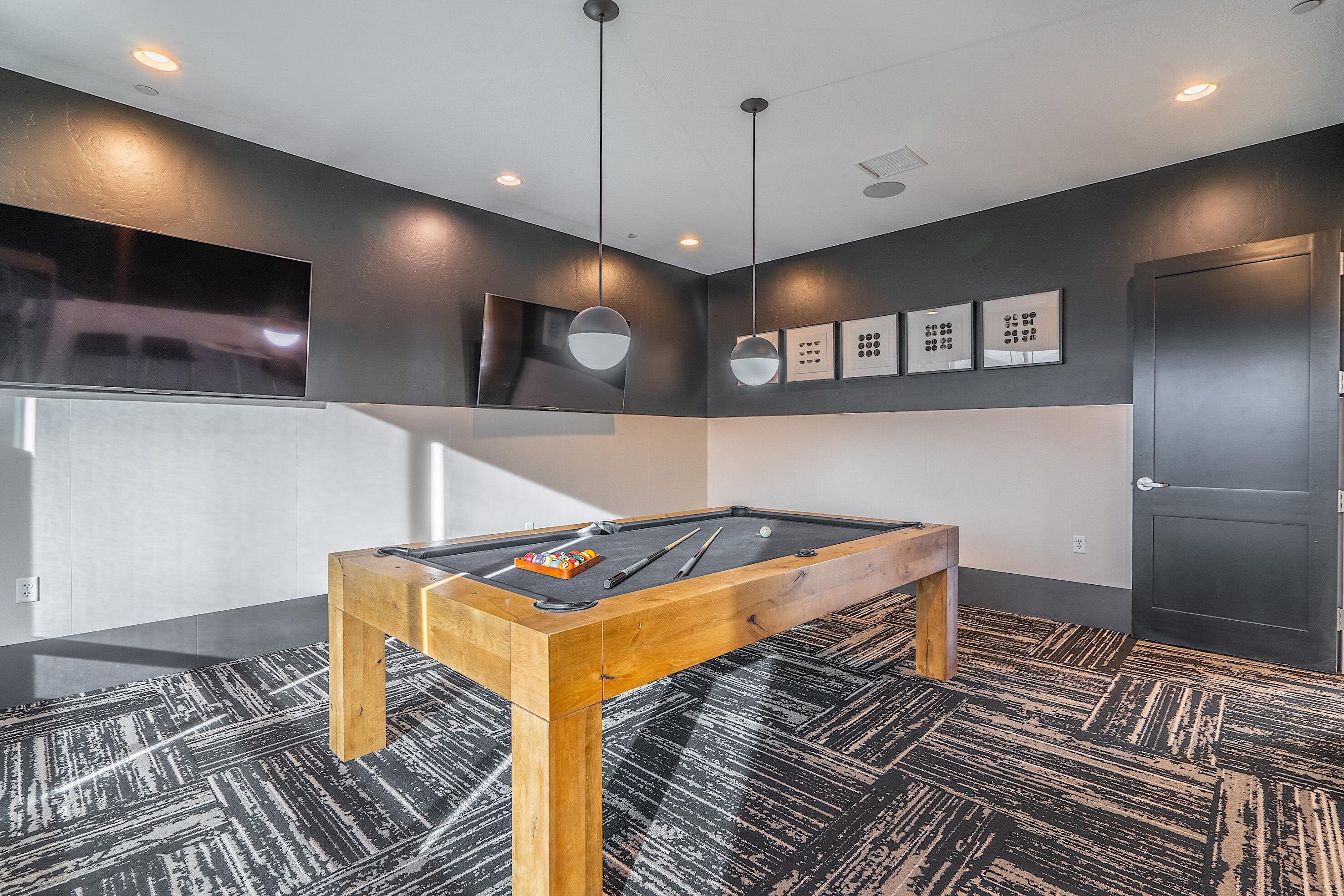 VILLAS AT SUN RIVER - Residential