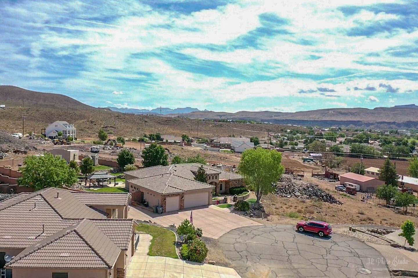 HURRICANE GARDEN HOMES - Land