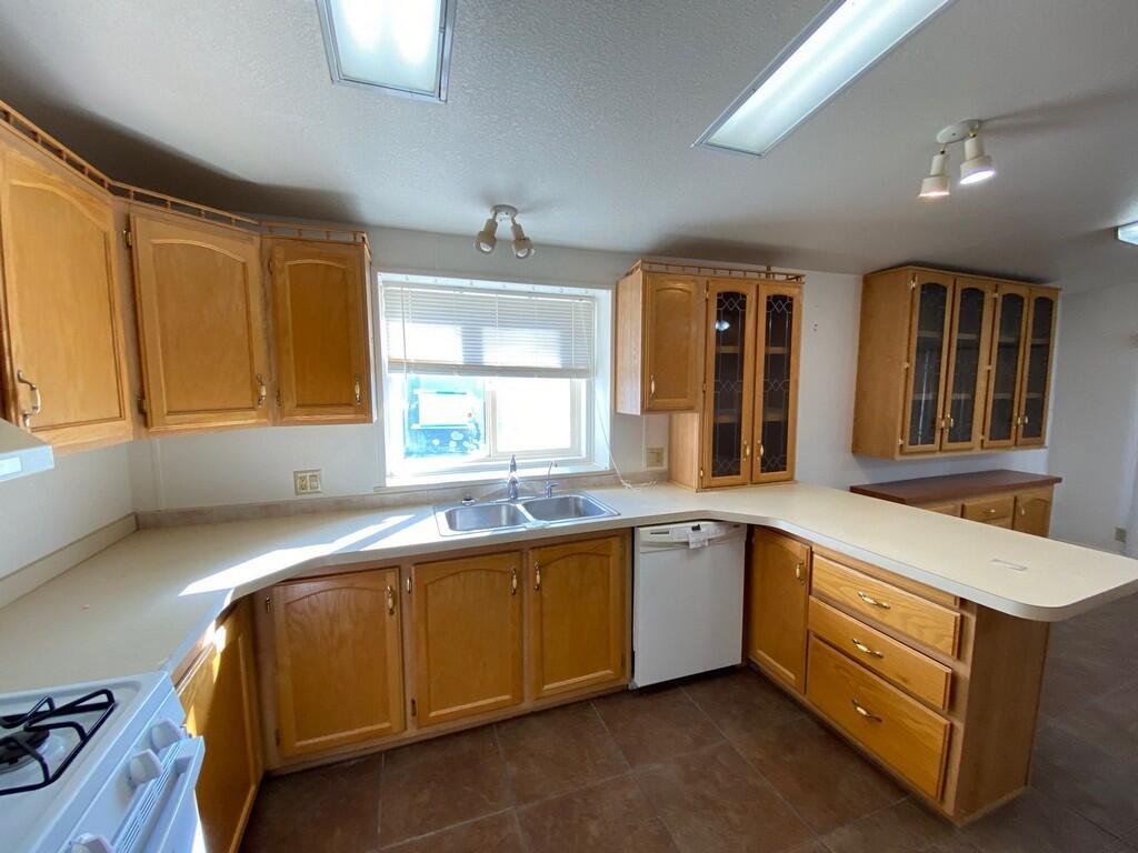 LAVA BLUFF MOBILE HOME PARK - Residential