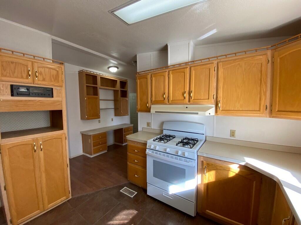 LAVA BLUFF MOBILE HOME PARK - Residential