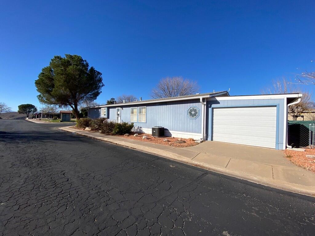 LAVA BLUFF MOBILE HOME PARK - Residential