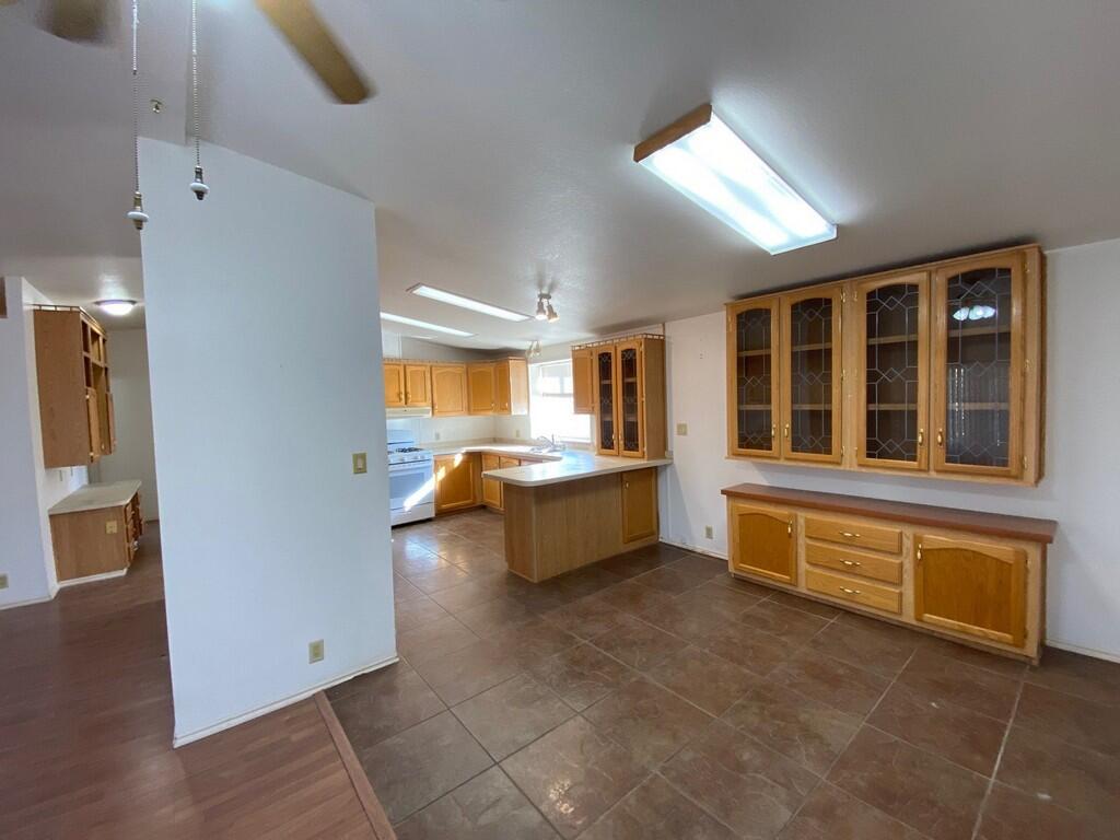 LAVA BLUFF MOBILE HOME PARK - Residential