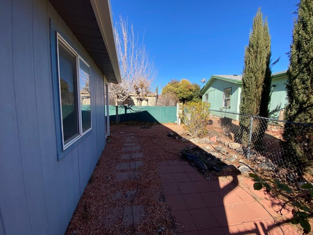 LAVA BLUFF MOBILE HOME PARK - Residential