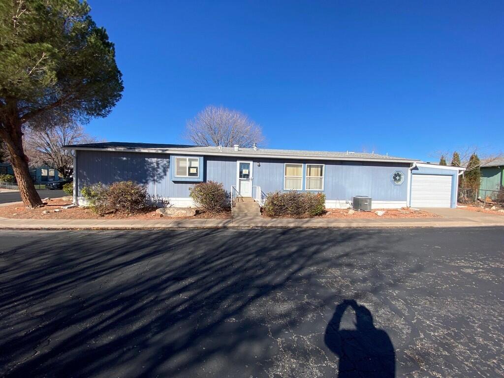 LAVA BLUFF MOBILE HOME PARK - Residential