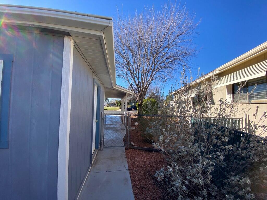 LAVA BLUFF MOBILE HOME PARK - Residential