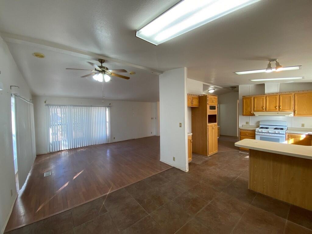 LAVA BLUFF MOBILE HOME PARK - Residential