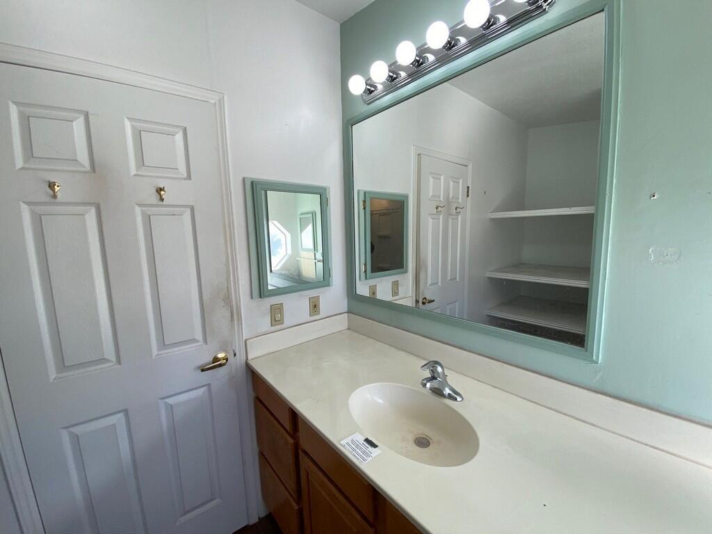 LAVA BLUFF MOBILE HOME PARK - Residential