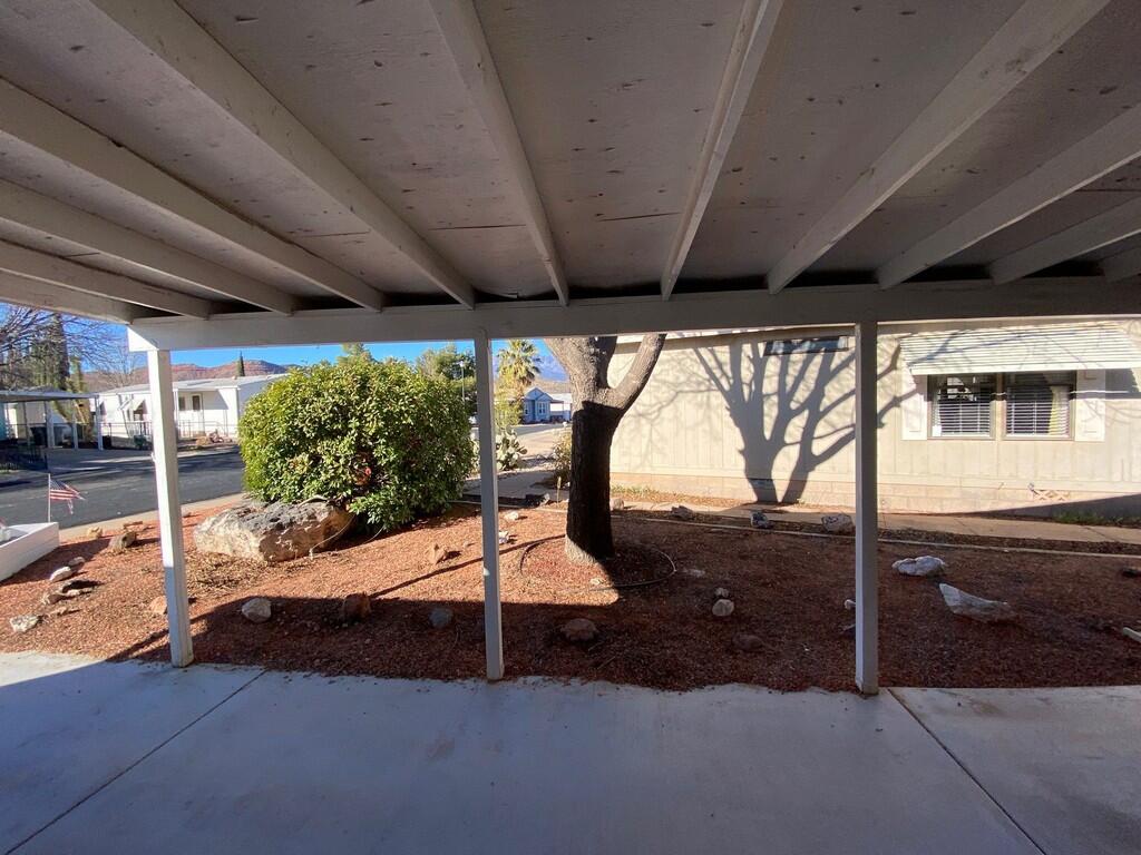 LAVA BLUFF MOBILE HOME PARK - Residential