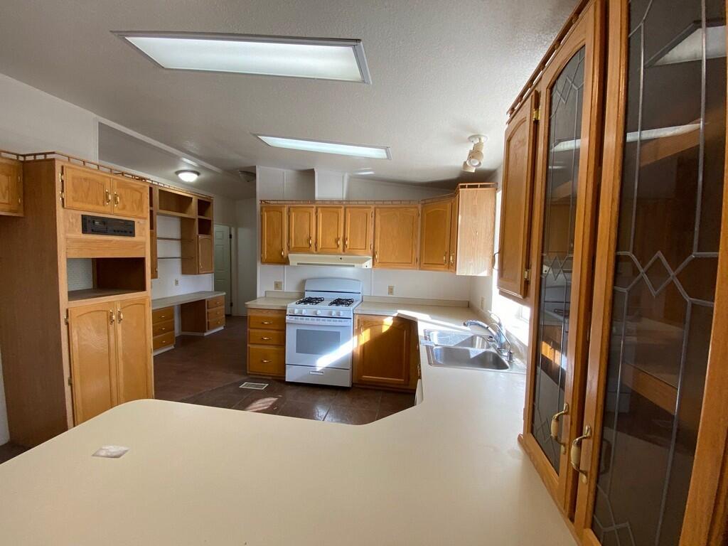 LAVA BLUFF MOBILE HOME PARK - Residential