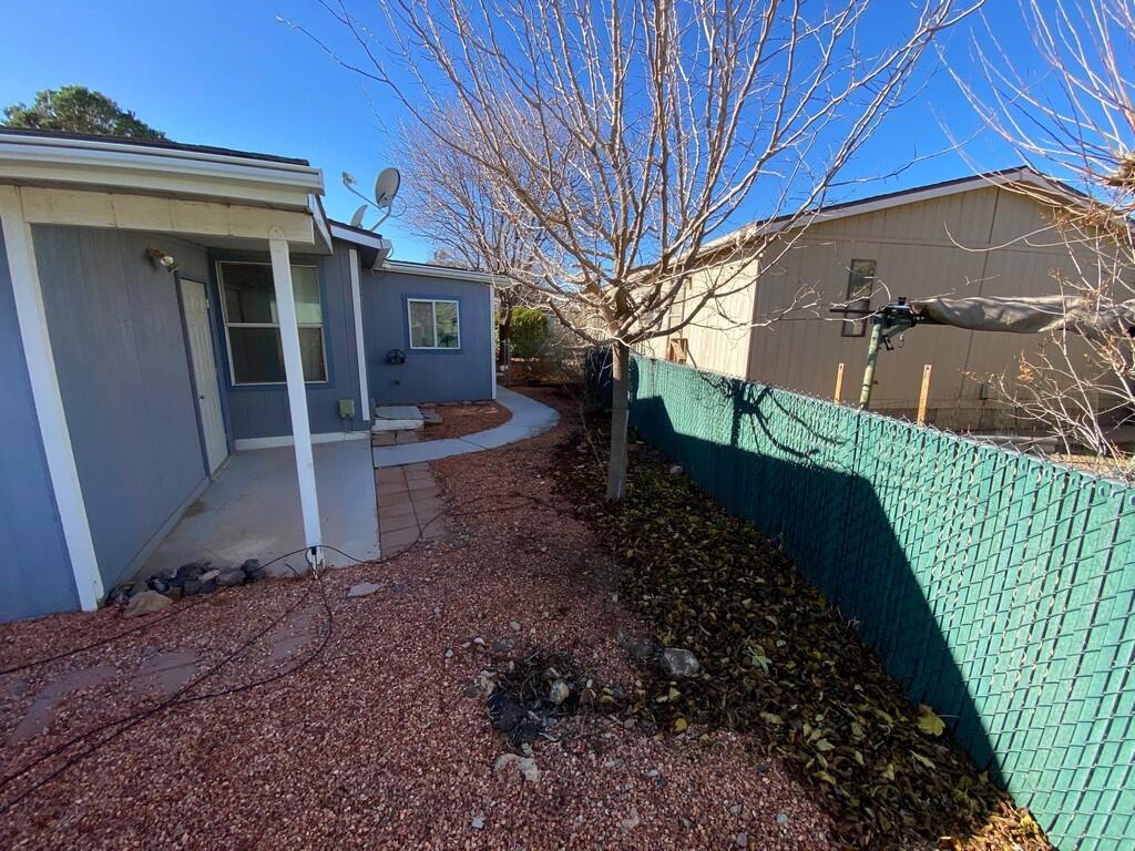 LAVA BLUFF MOBILE HOME PARK - Residential