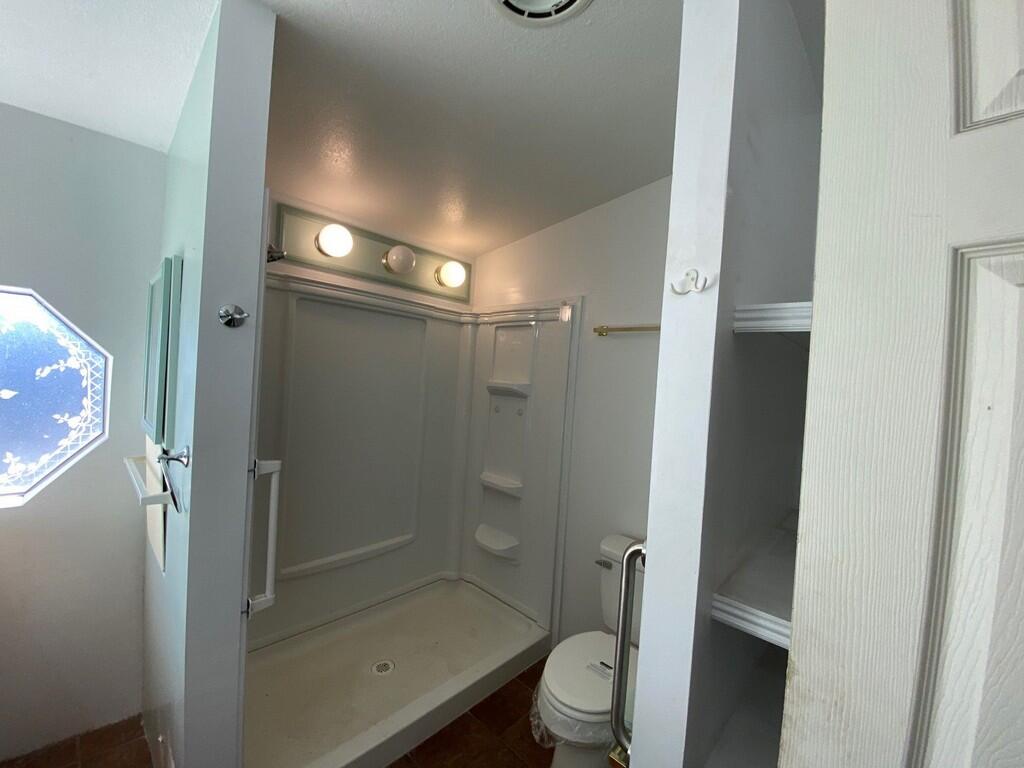 LAVA BLUFF MOBILE HOME PARK - Residential