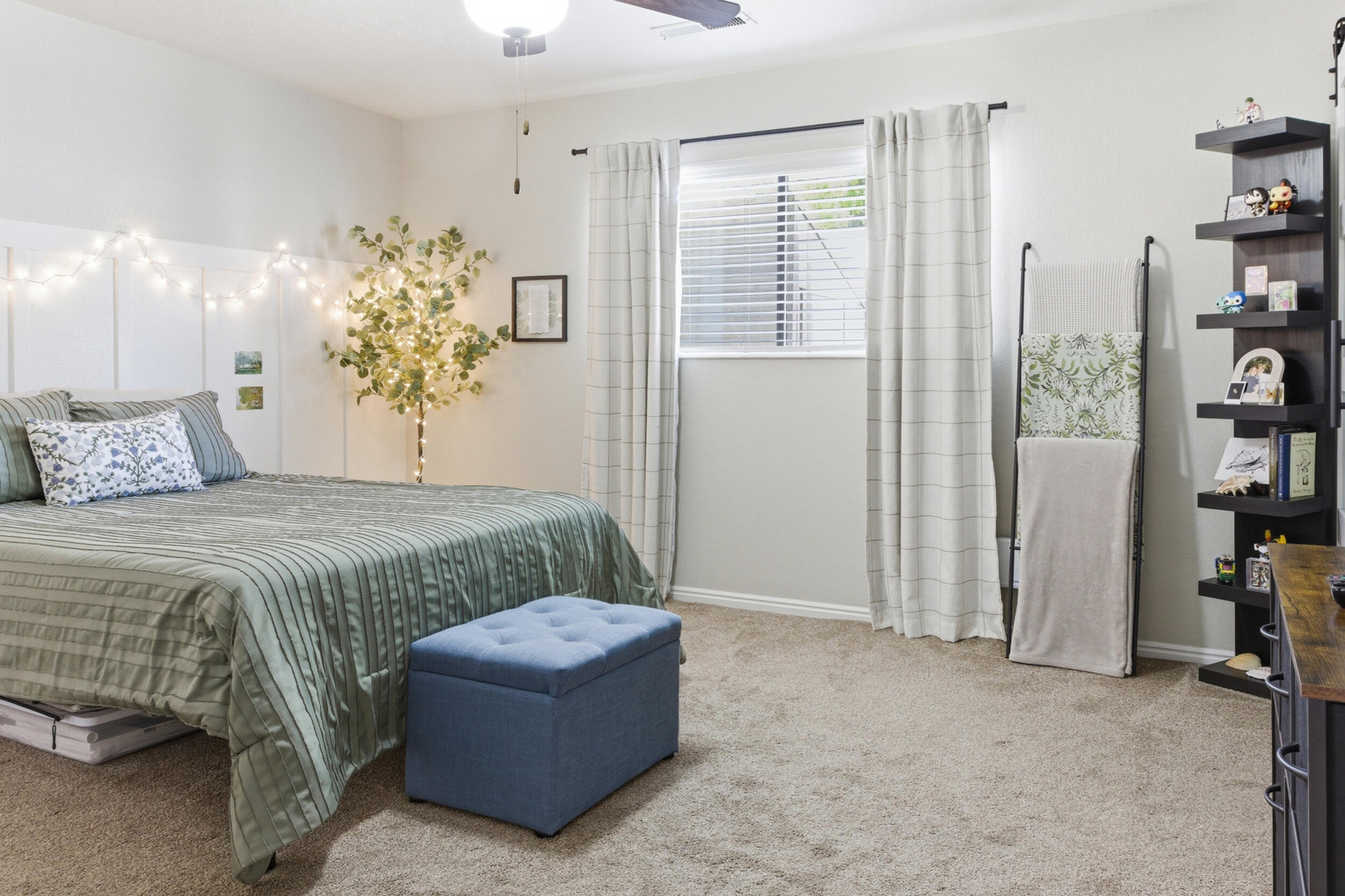 HERITAGE PARK TOWNHOMES - Residential