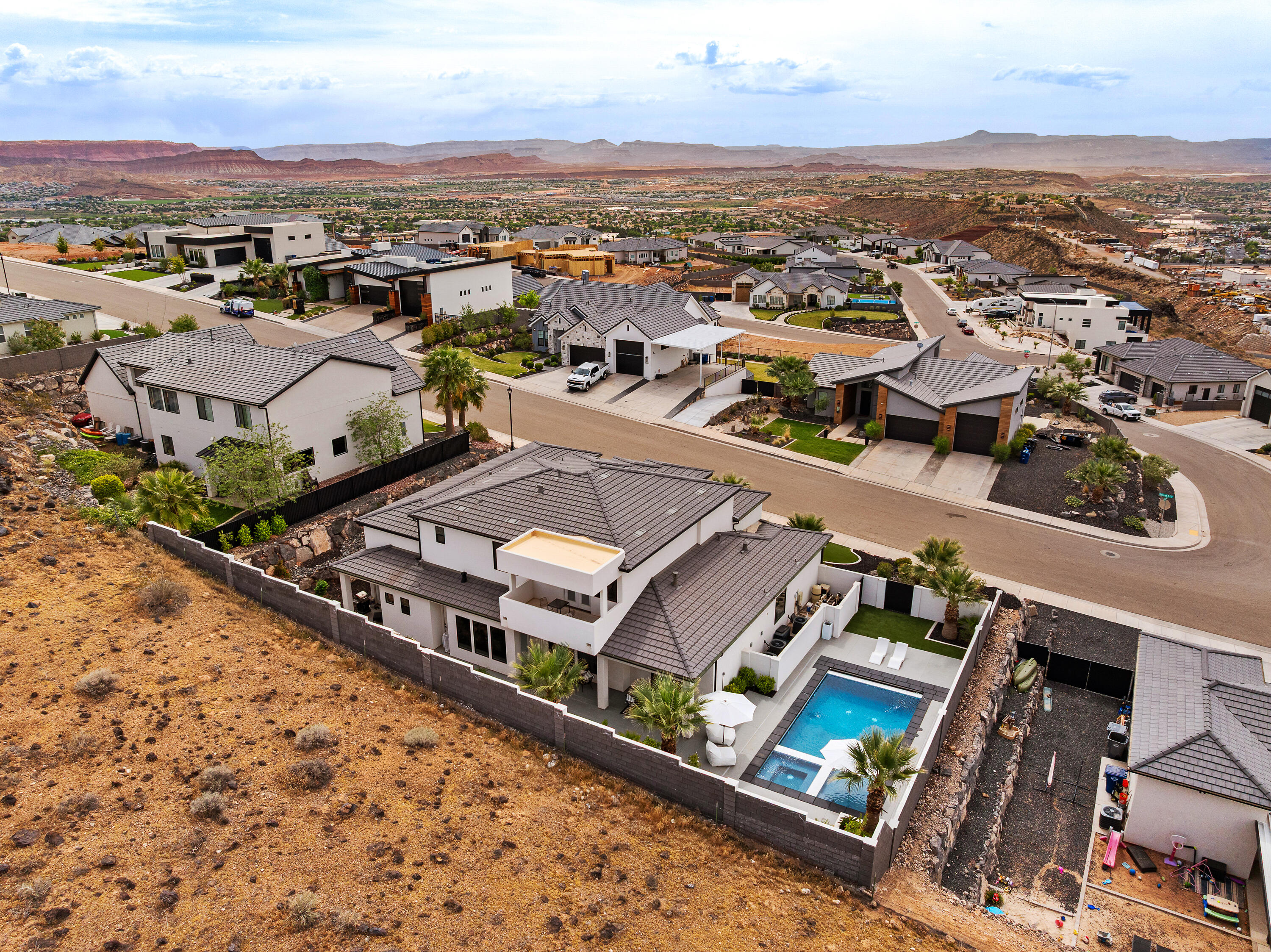 GRAND HEIGHTS - Residential