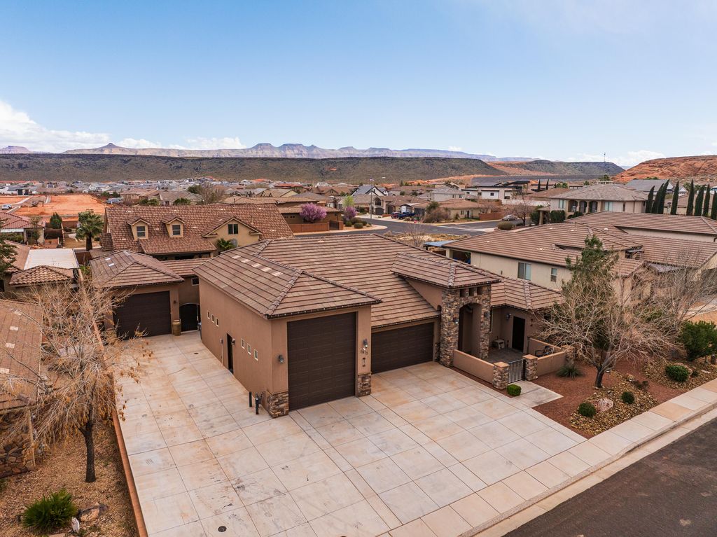 Photo of 2673 S 3970 W, Hurricane, UT 84737 (MLS # 26-269988)
