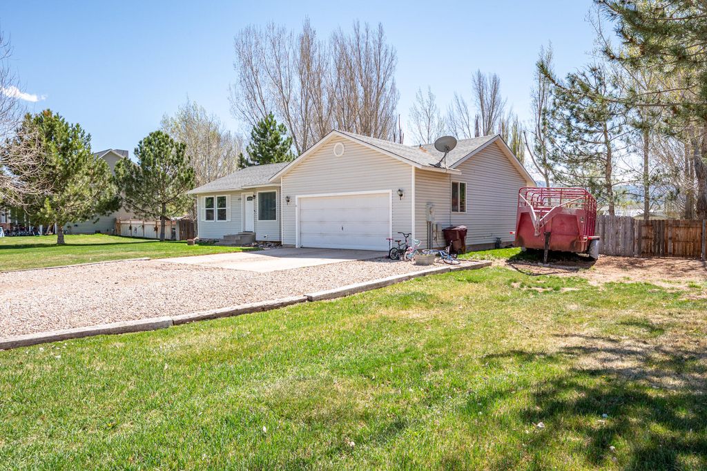 Photo of 4133 W 525 N, Cedar City, UT 84721 (MLS # 26-270934)