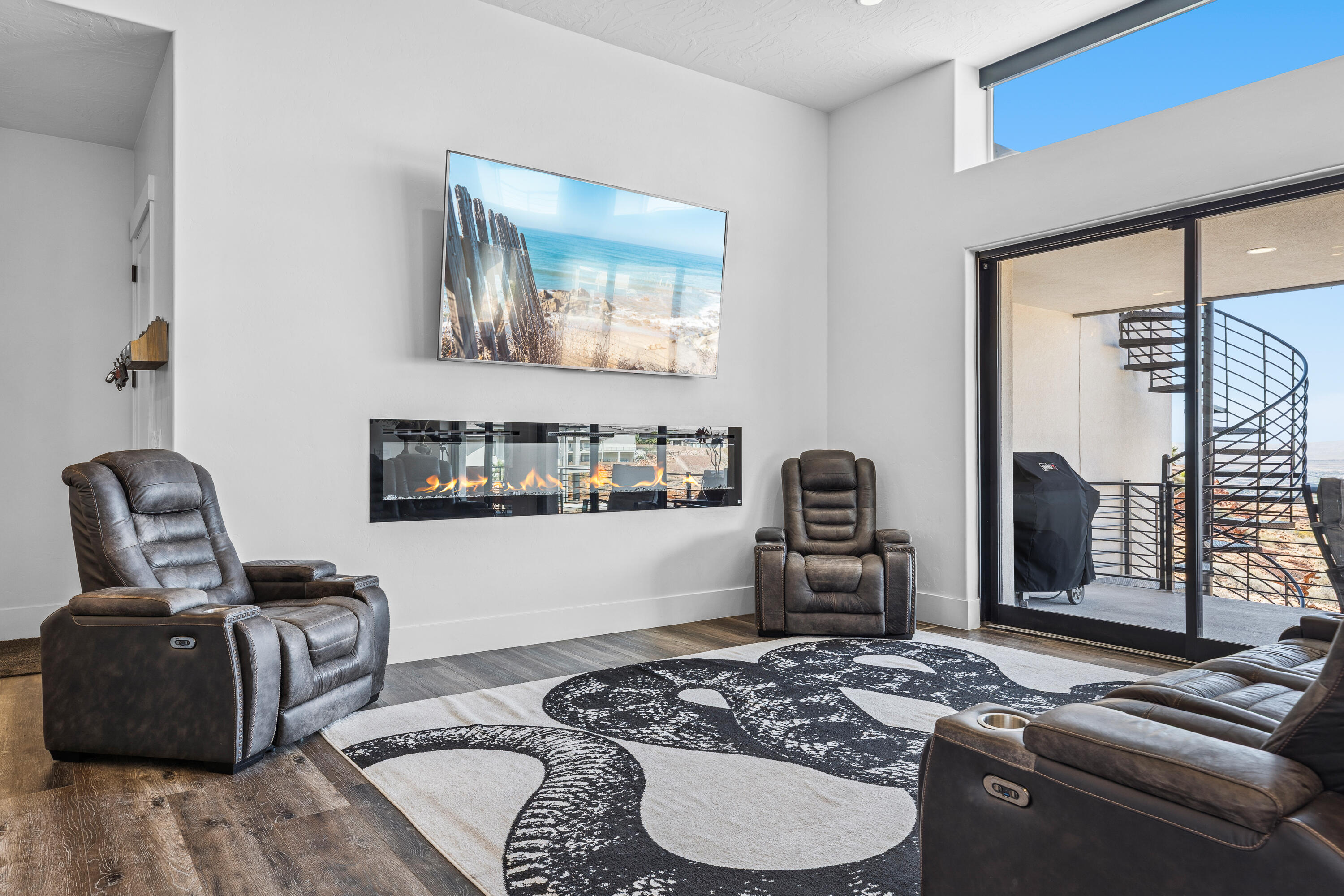 LION'S HEAD HILLTOP ESTATES AT GREEN SPRINGS - Residential