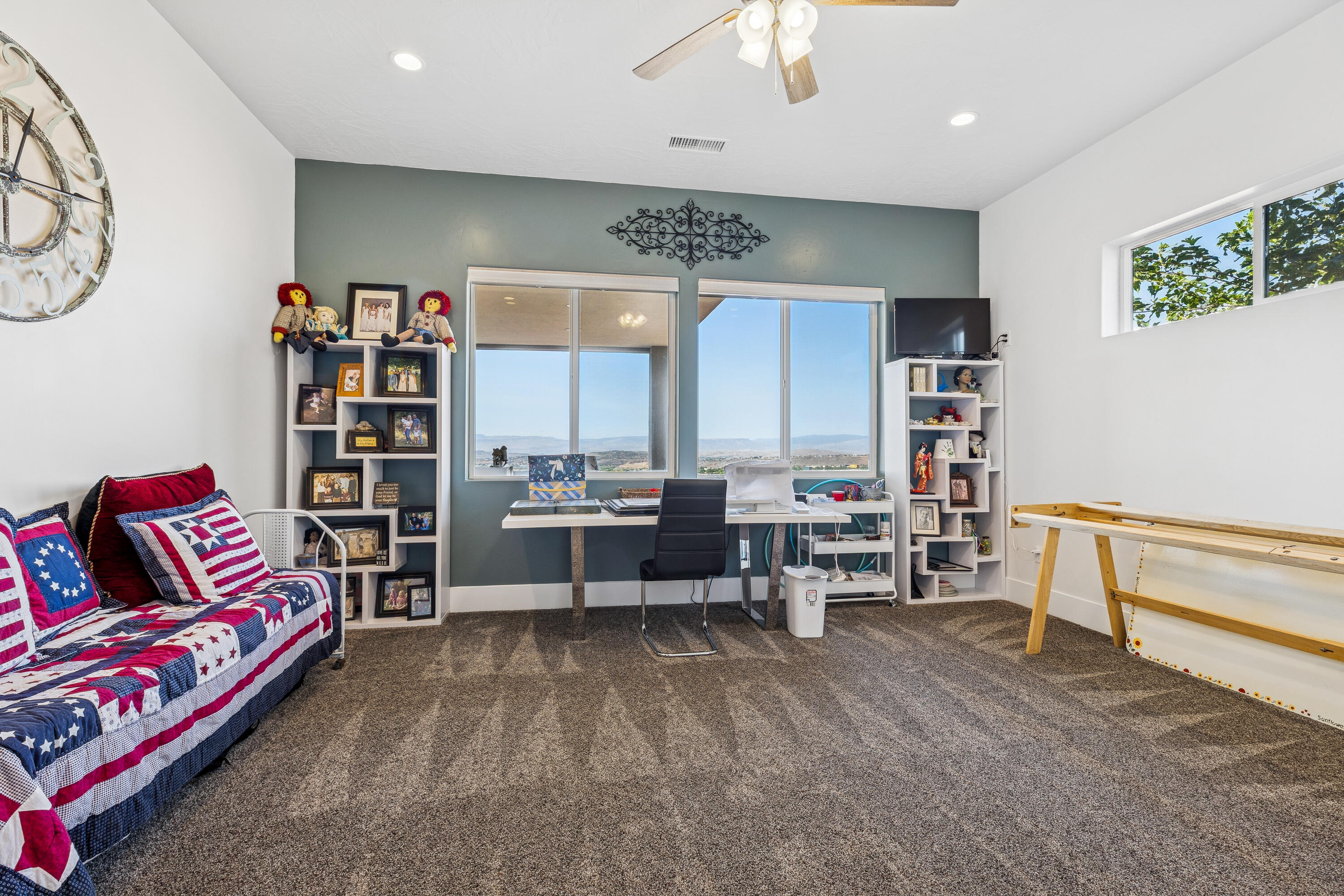 LION'S HEAD HILLTOP ESTATES AT GREEN SPRINGS - Residential