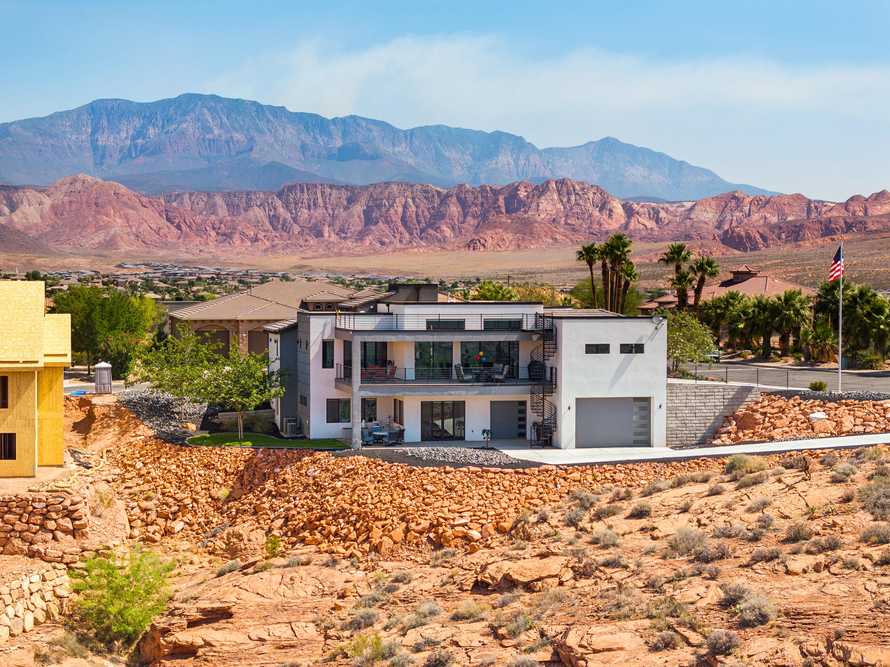 LION'S HEAD HILLTOP ESTATES AT GREEN SPRINGS - Residential