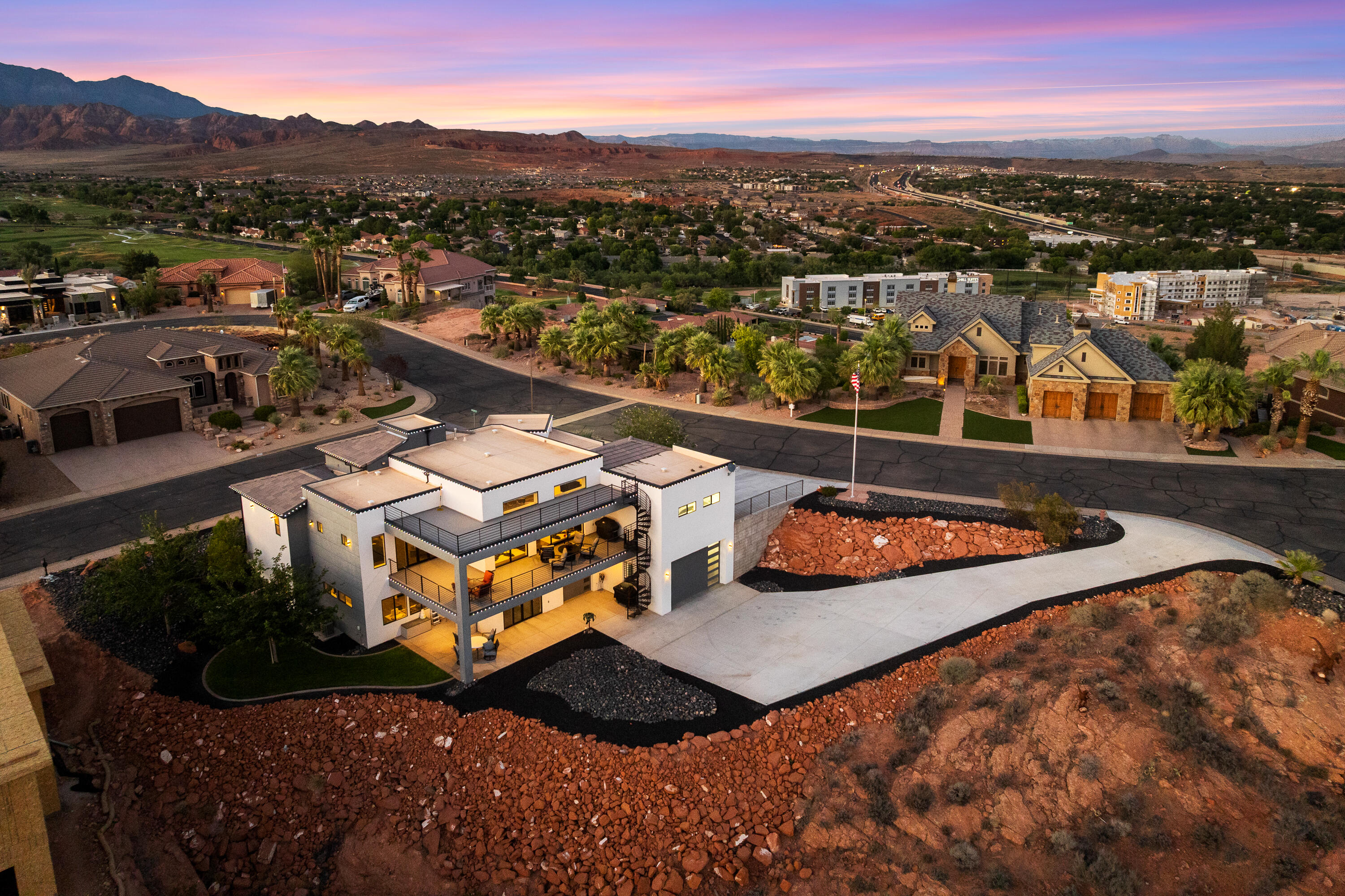 LION'S HEAD HILLTOP ESTATES AT GREEN SPRINGS - Residential