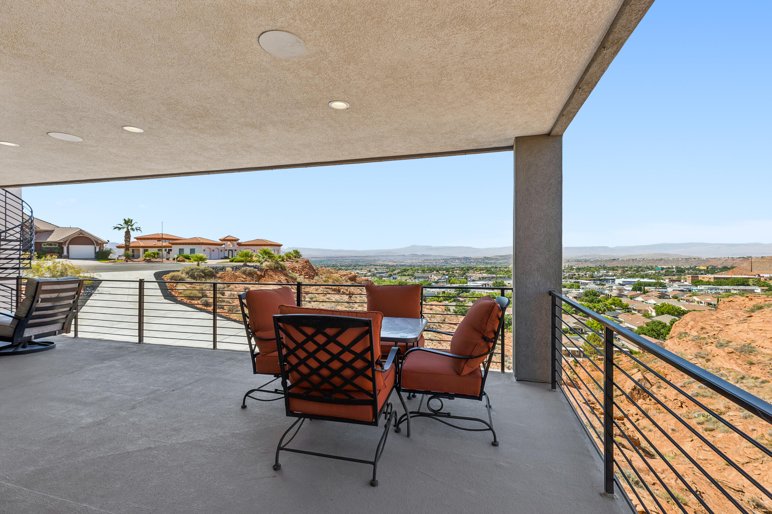 LION'S HEAD HILLTOP ESTATES AT GREEN SPRINGS - Residential