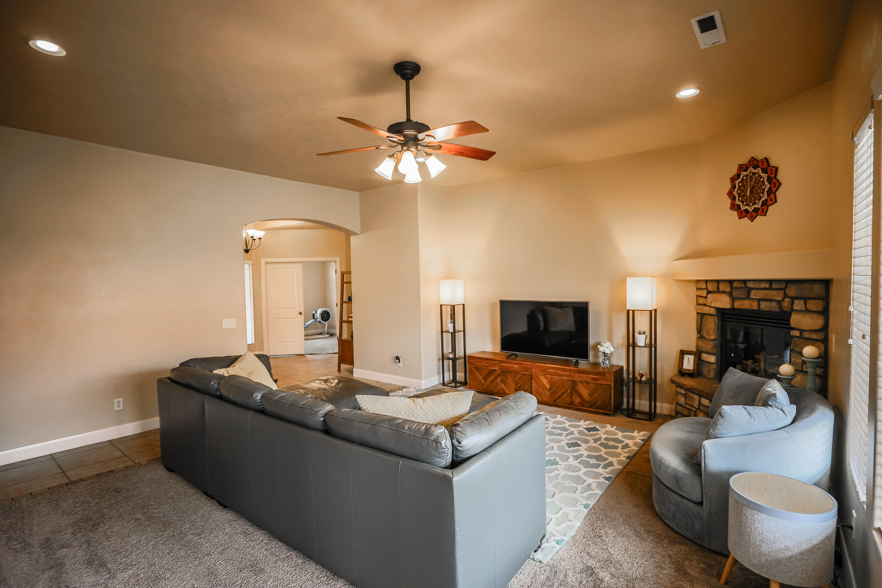 COUNTRYSIDE - Residential