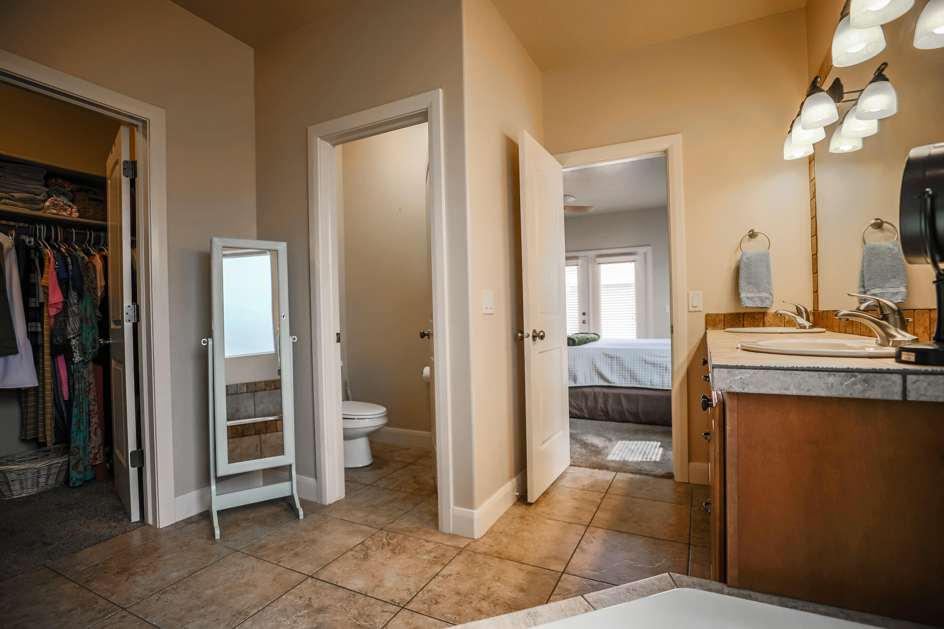 COUNTRYSIDE - Residential