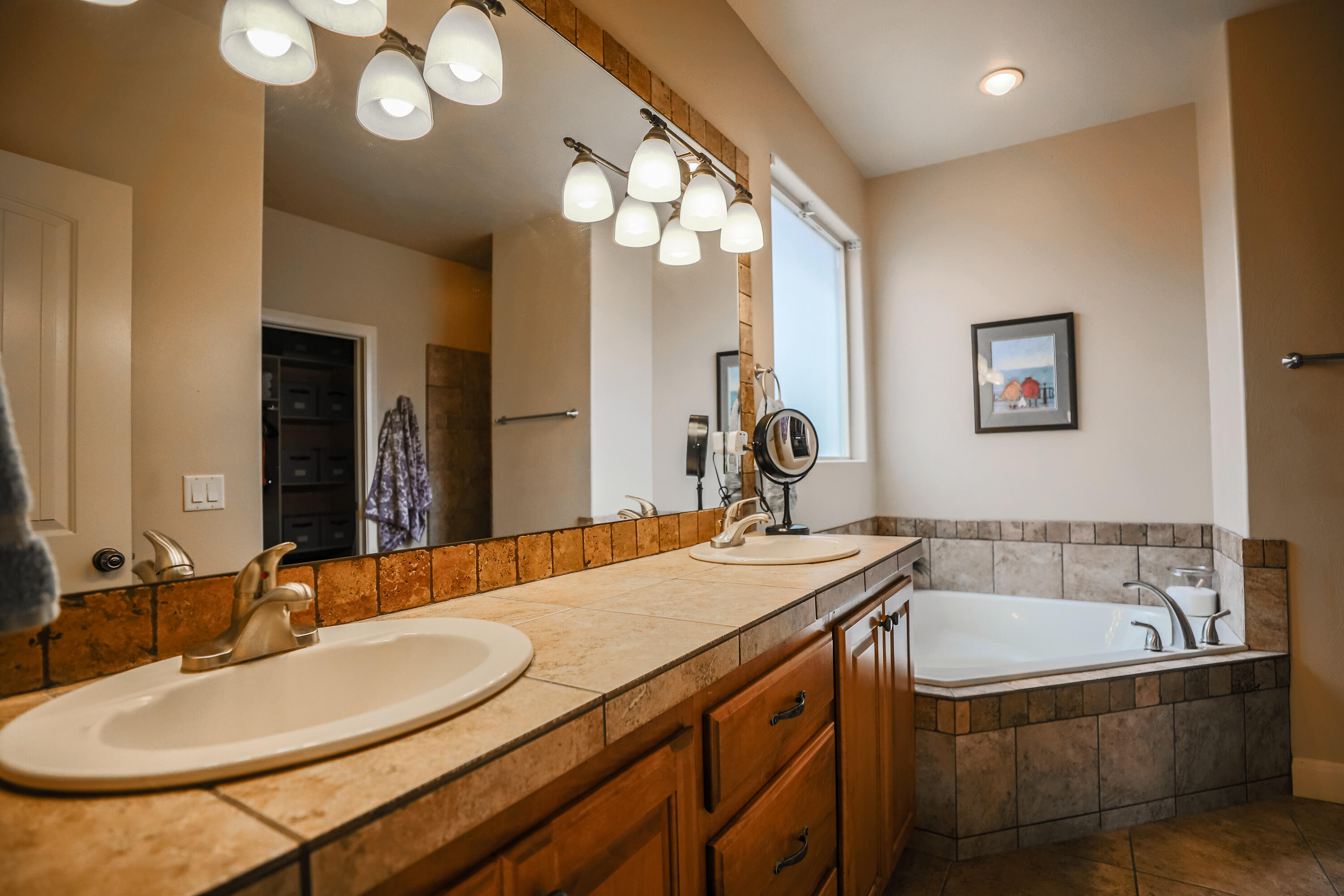 COUNTRYSIDE - Residential