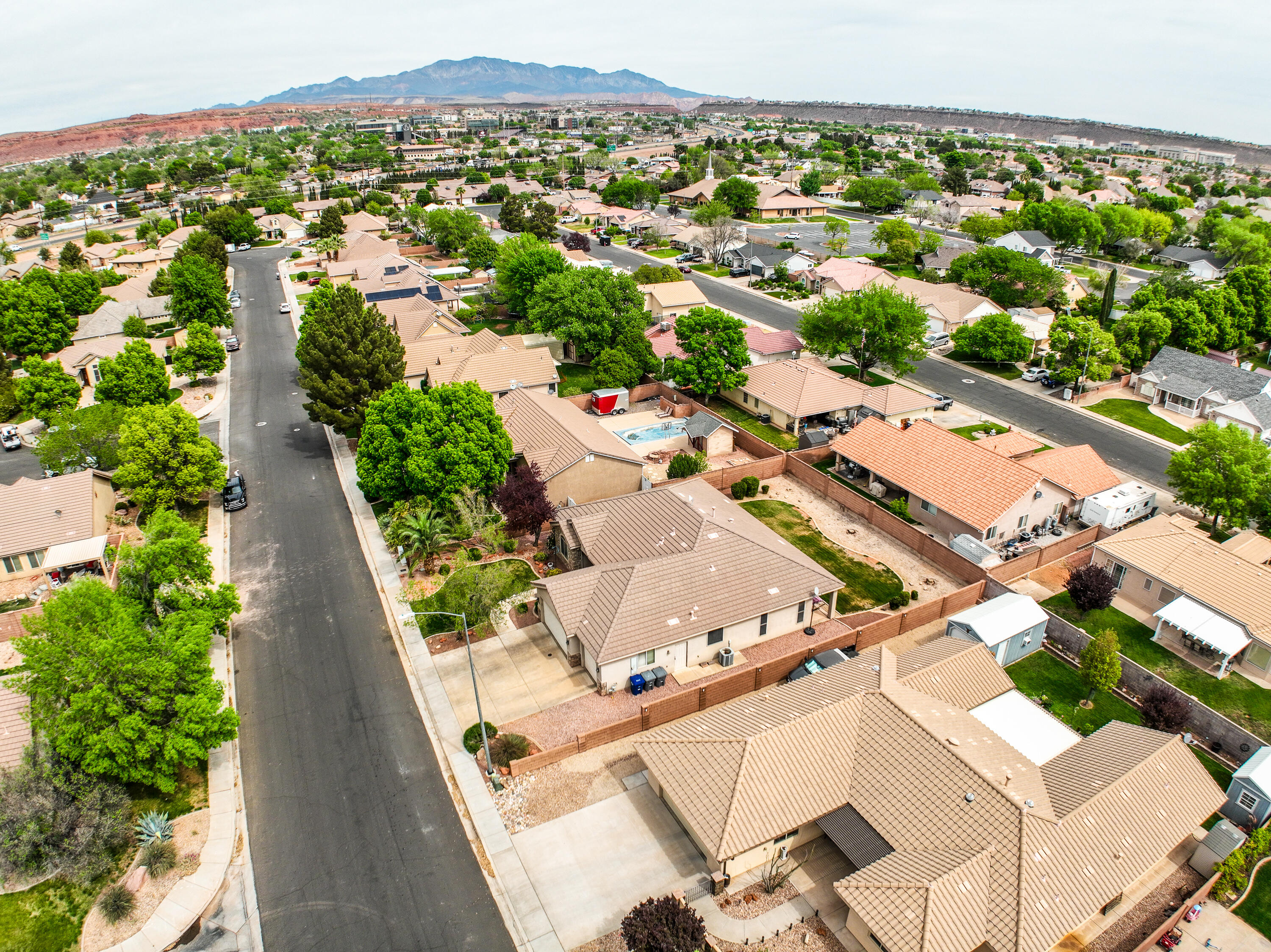 COUNTRYSIDE - Residential