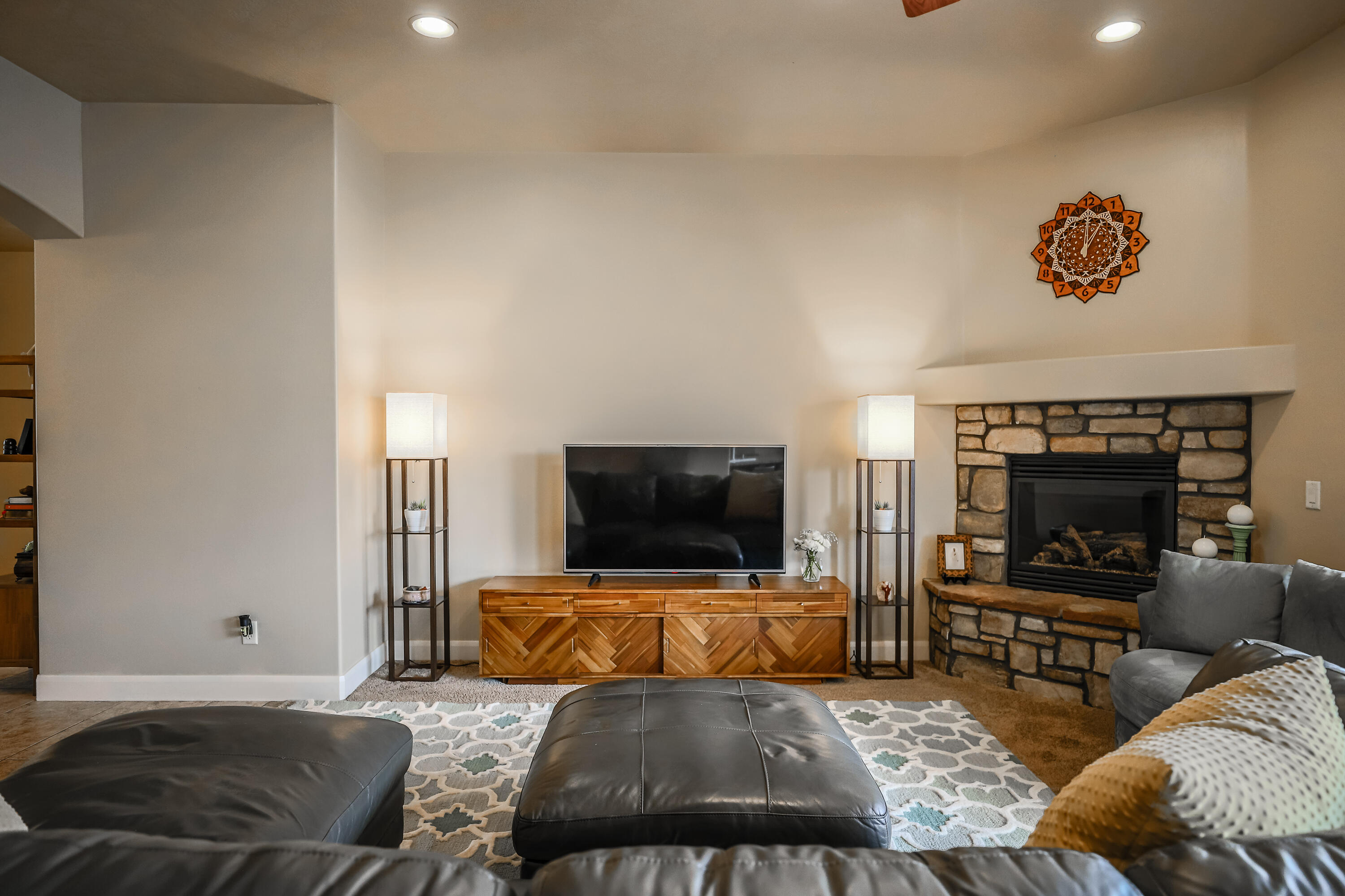 COUNTRYSIDE - Residential