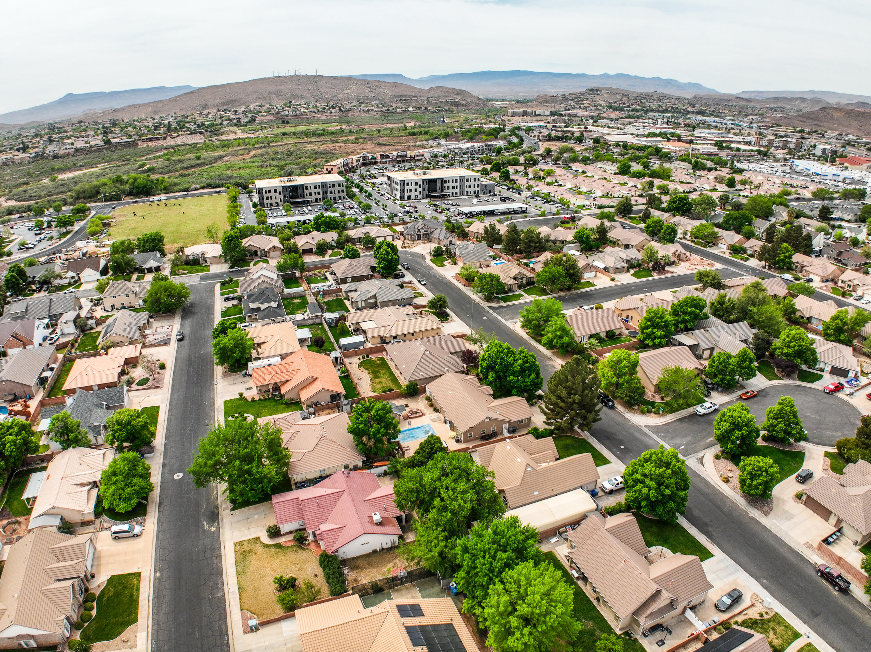 COUNTRYSIDE - Residential