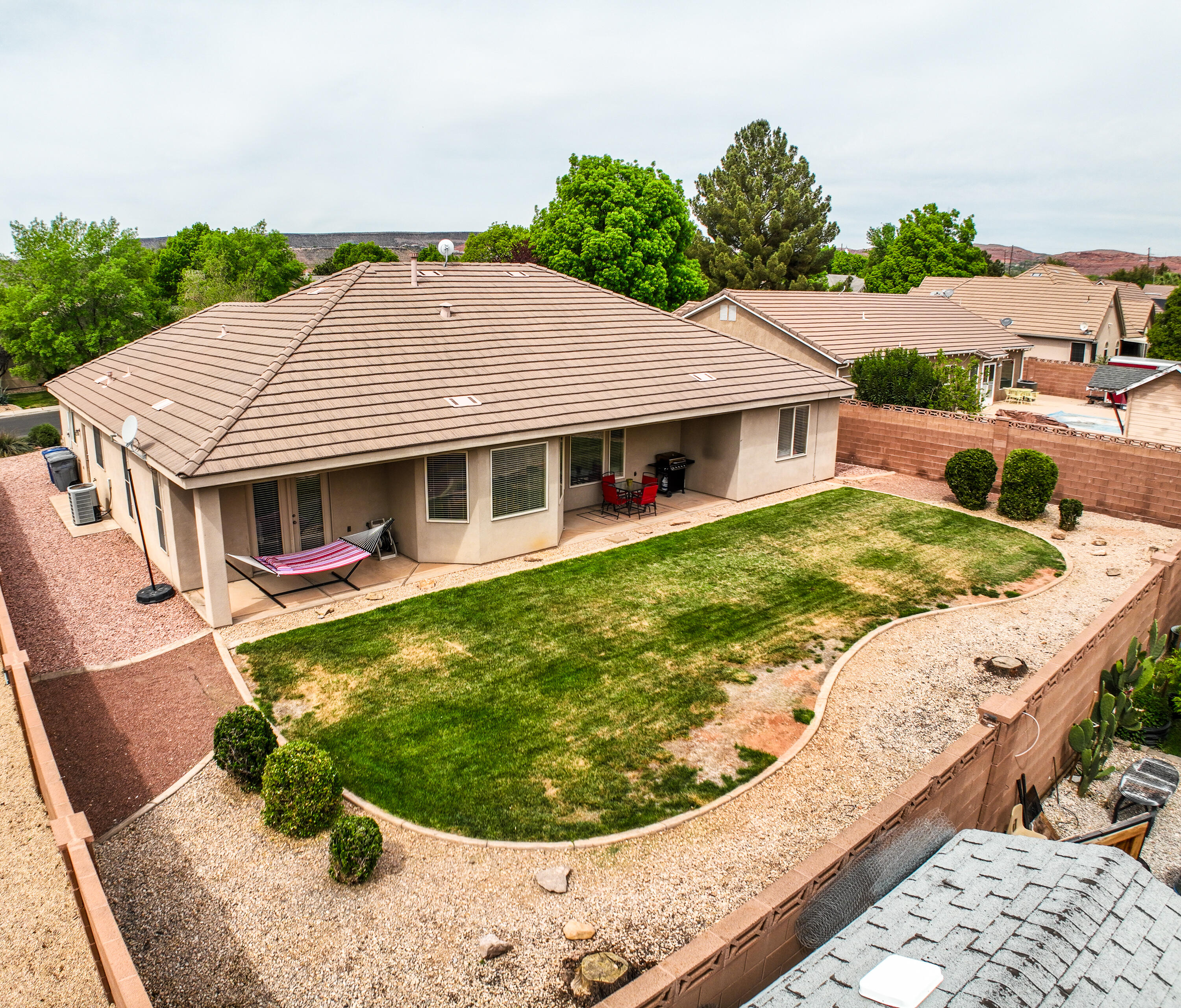 COUNTRYSIDE - Residential