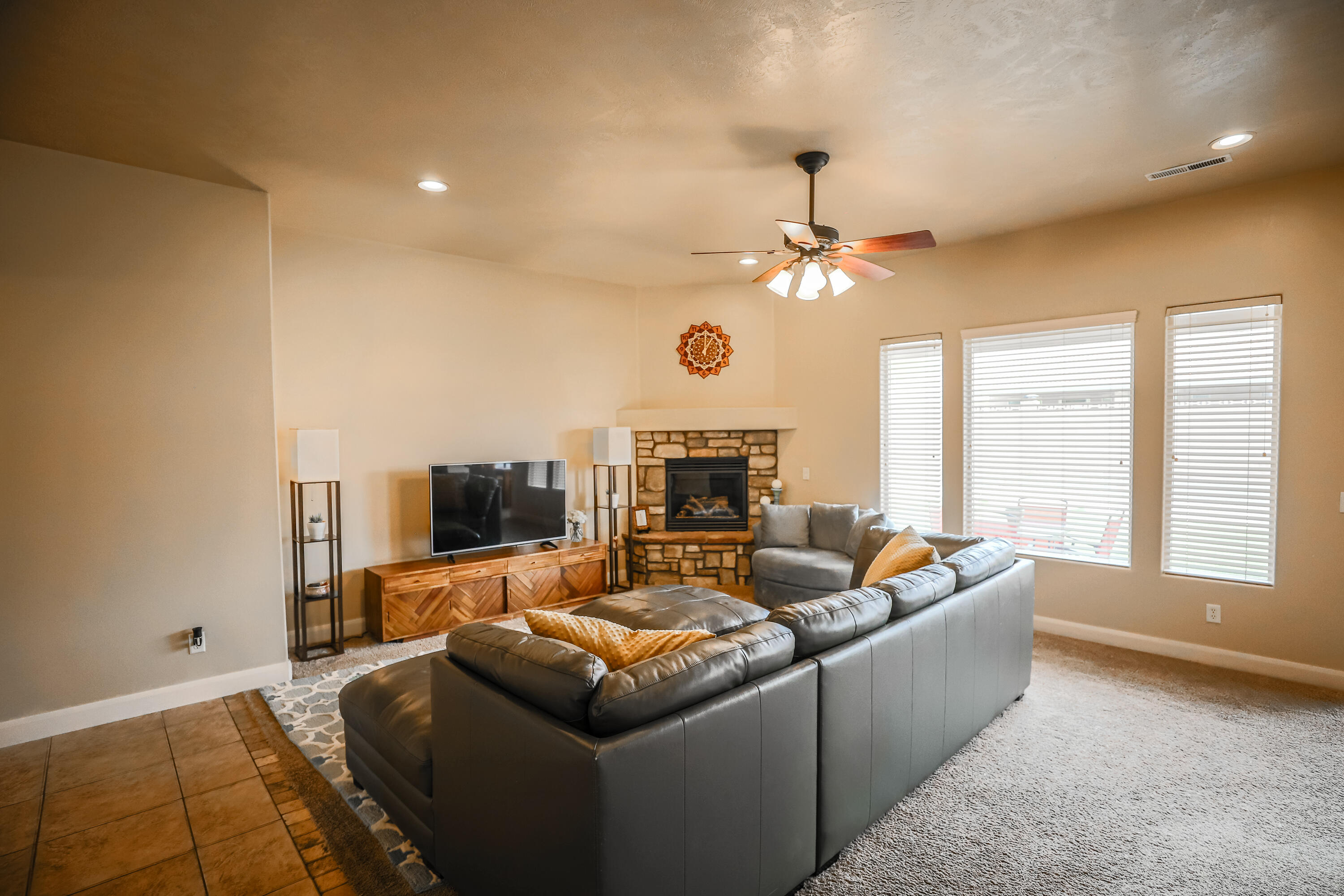 COUNTRYSIDE - Residential