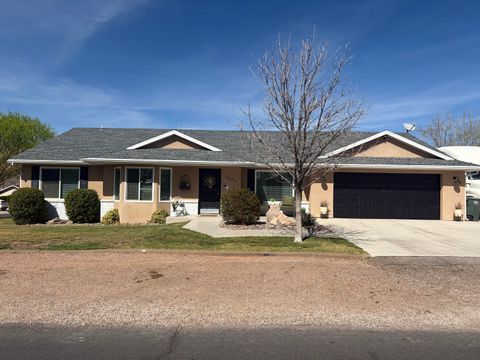 Photo of 1021 E ELM ST, Saint George, UT 84790 (MLS # 26-270206)