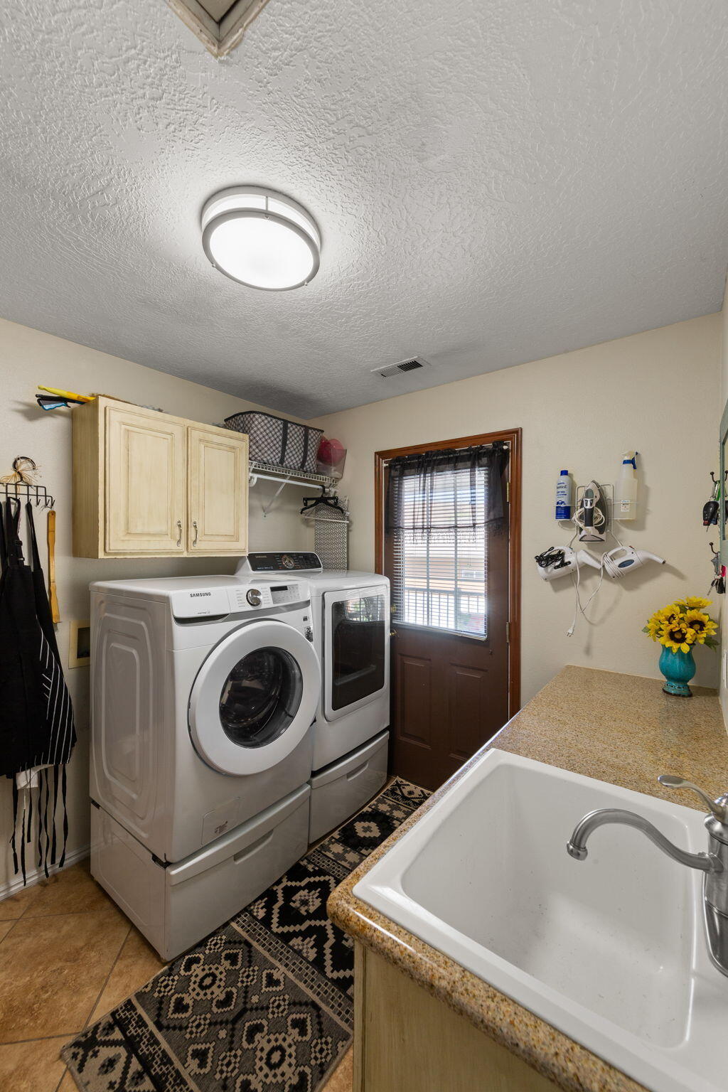 BLOOMINGTON HILLS - Residential