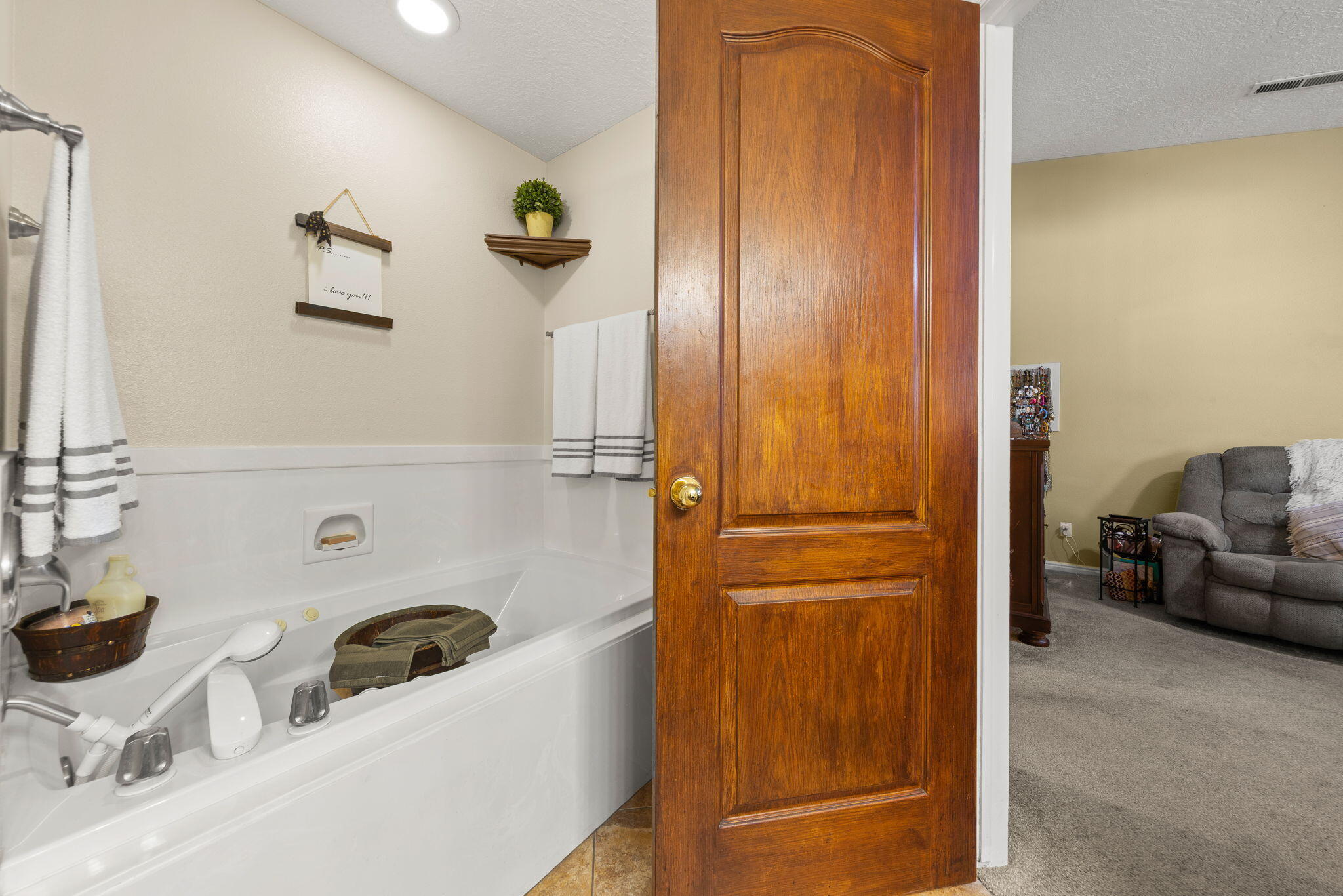 BLOOMINGTON HILLS - Residential