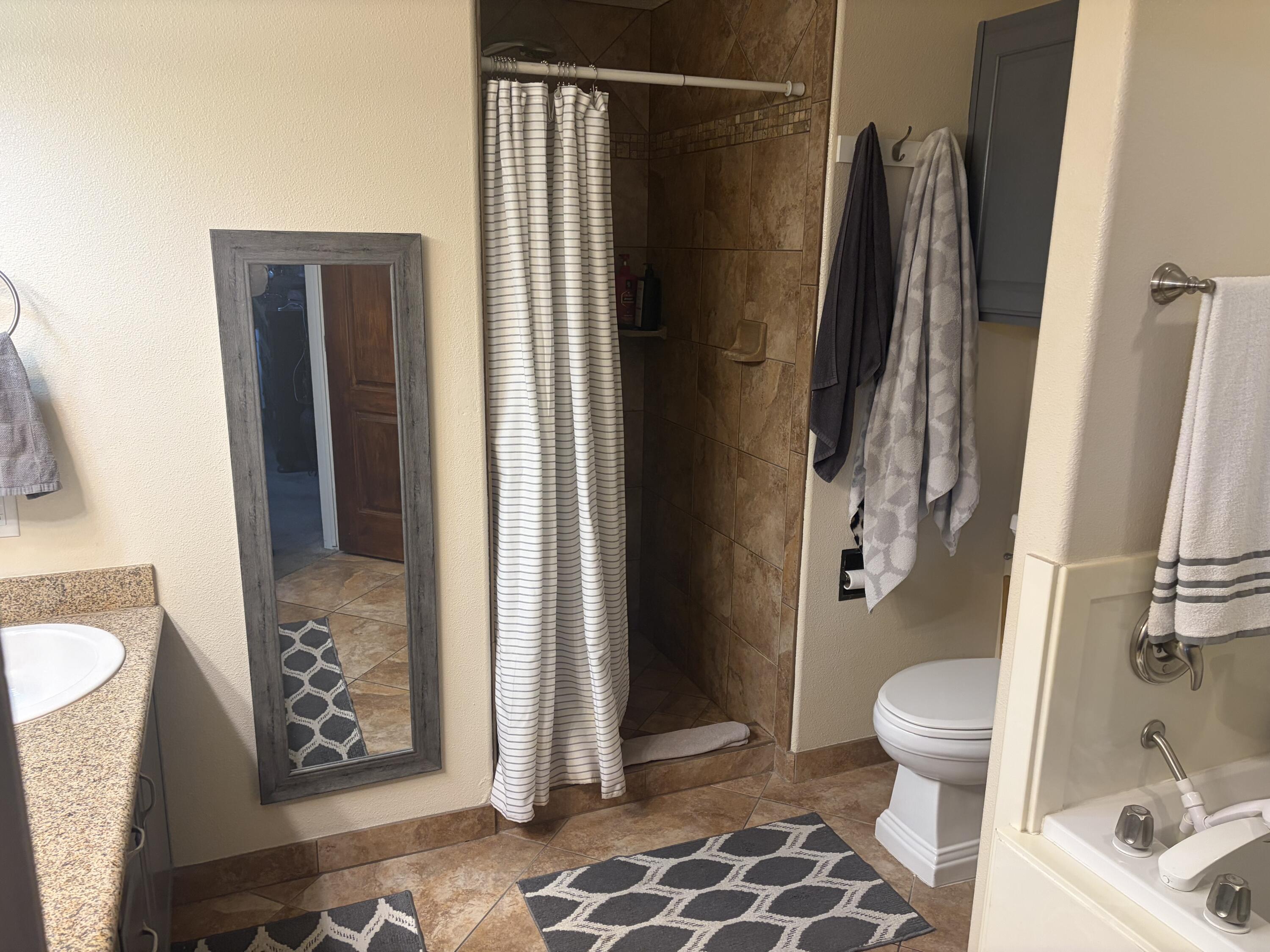 BLOOMINGTON HILLS - Residential