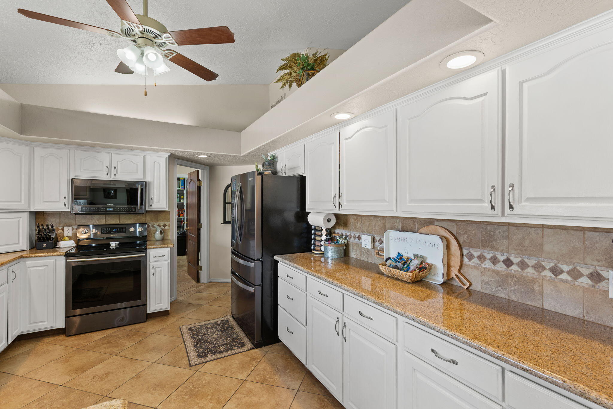 BLOOMINGTON HILLS - Residential